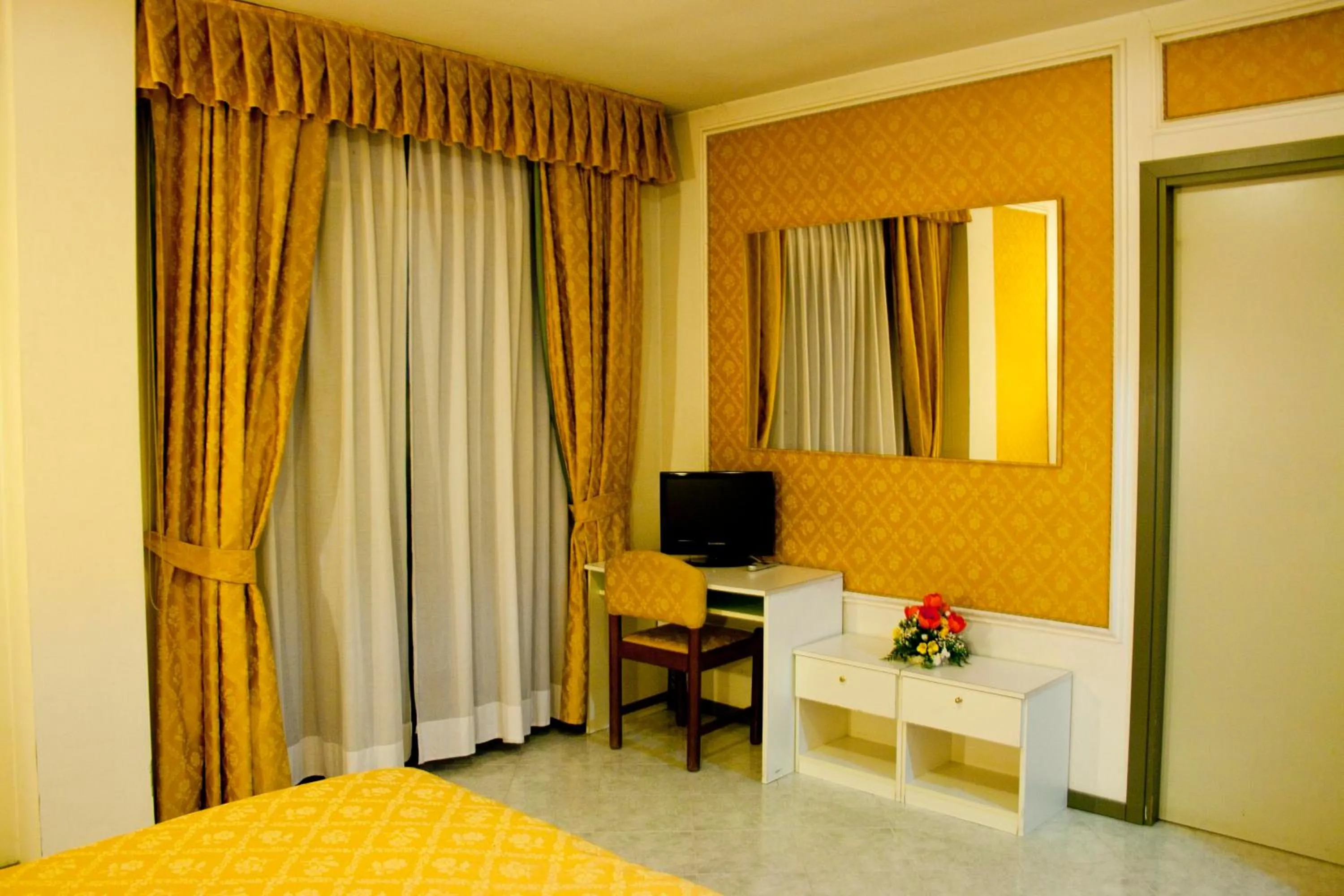 Decorative detail, Bed in Hotel Michelangelo