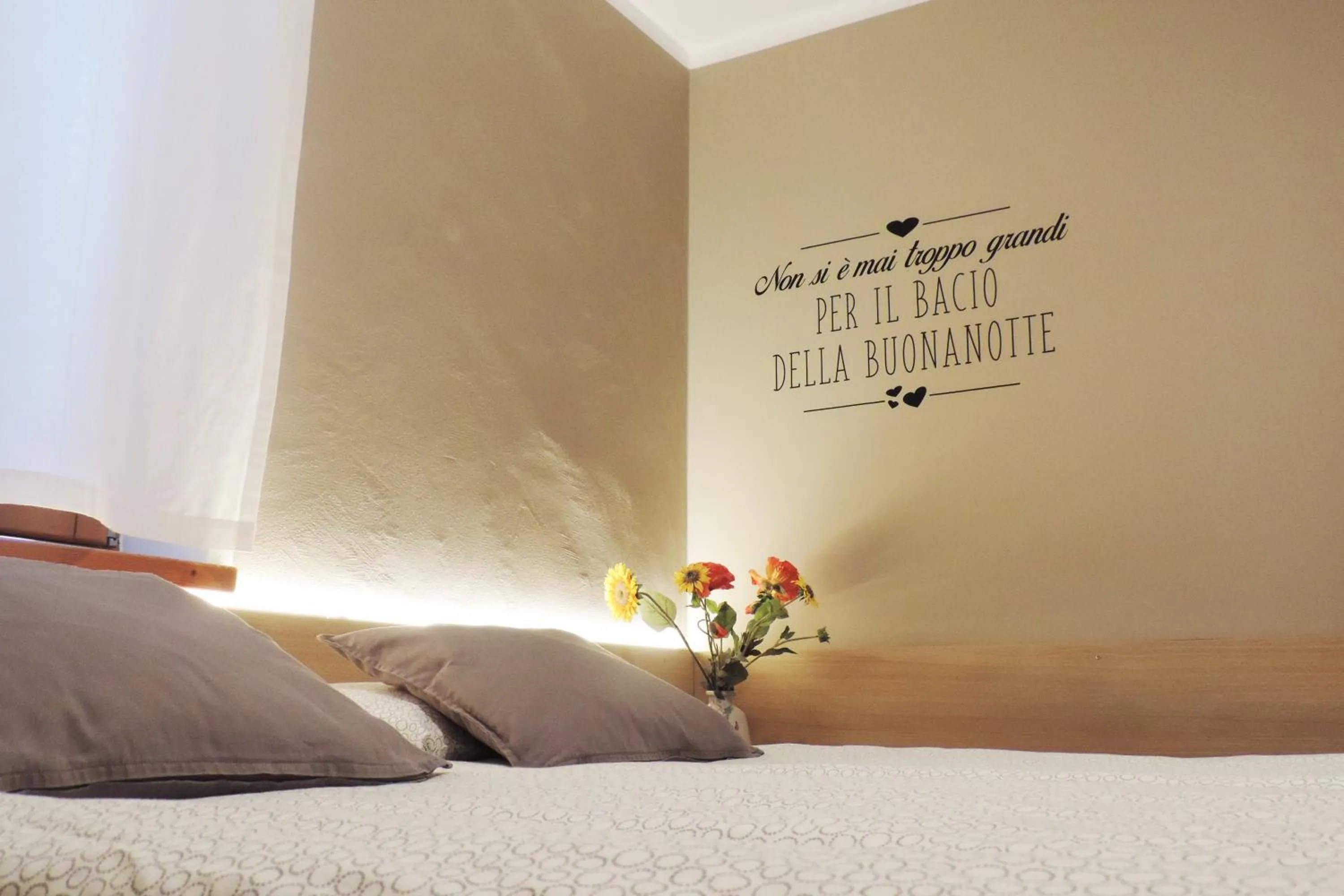 Decorative detail, Bed in B&B Casa Vanzetta