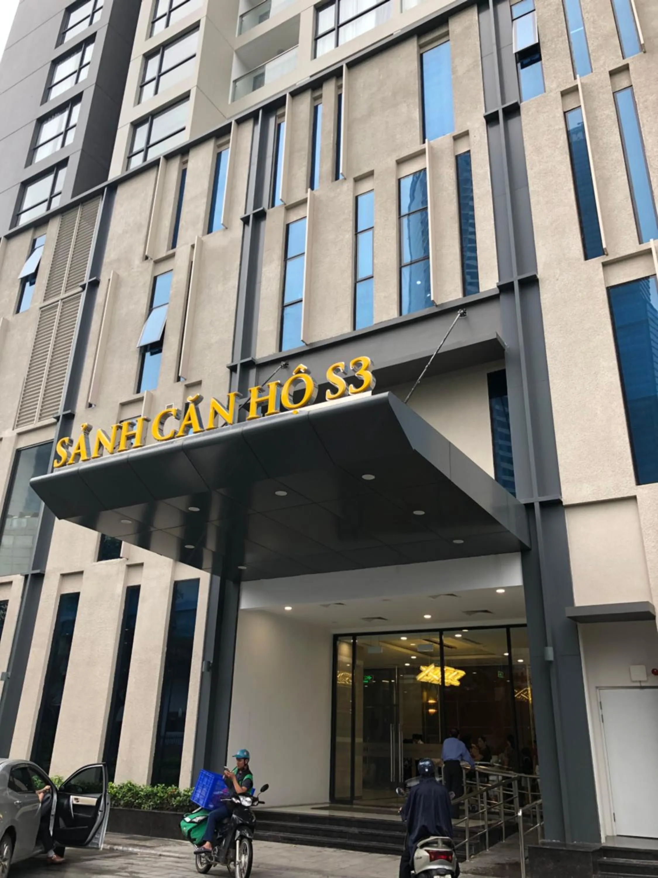 Facade/entrance in Luxury Condotel 2BR Vinhomes Skylake Keangnam - Netflix free