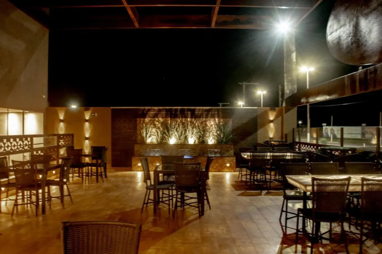 Lounge or bar in Avenida Park Hotel - Iturama
