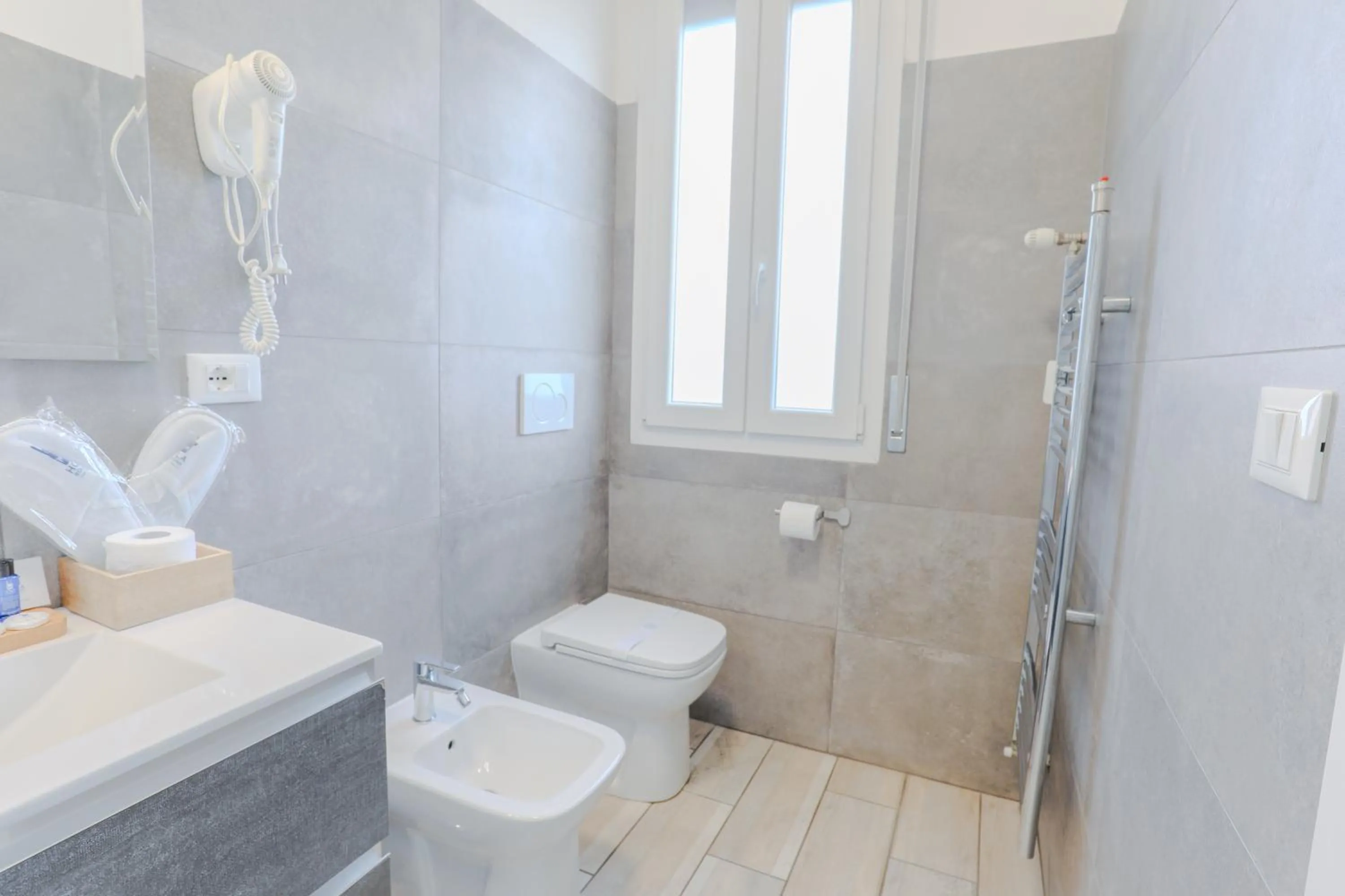 Toilet in HOLABOLOGNA Luxury Rooms and Flats