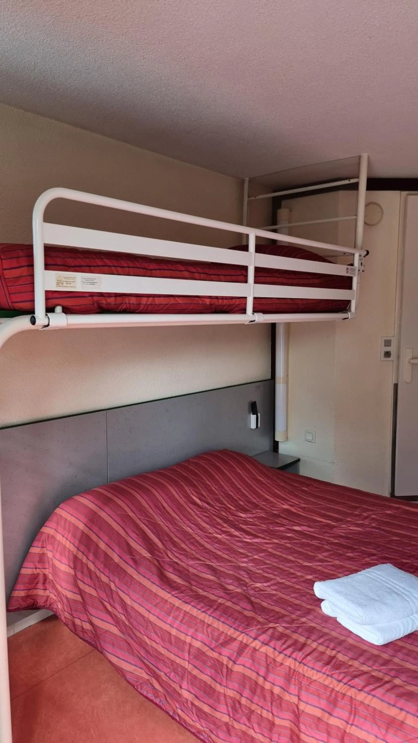 bunk bed, Bed in Première Classe Montluçon Saint Victor