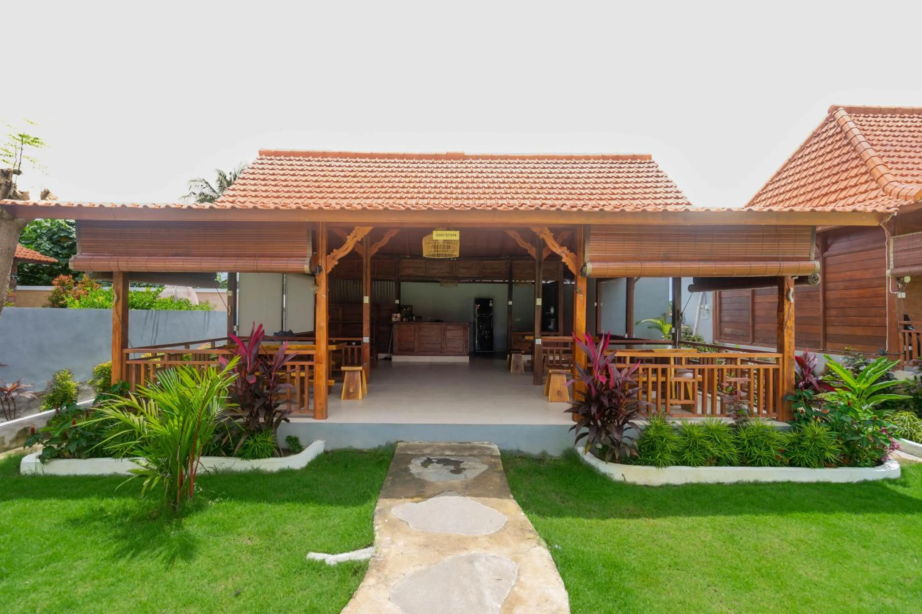 Restaurant/places to eat in Damar Sanjaya Uttama