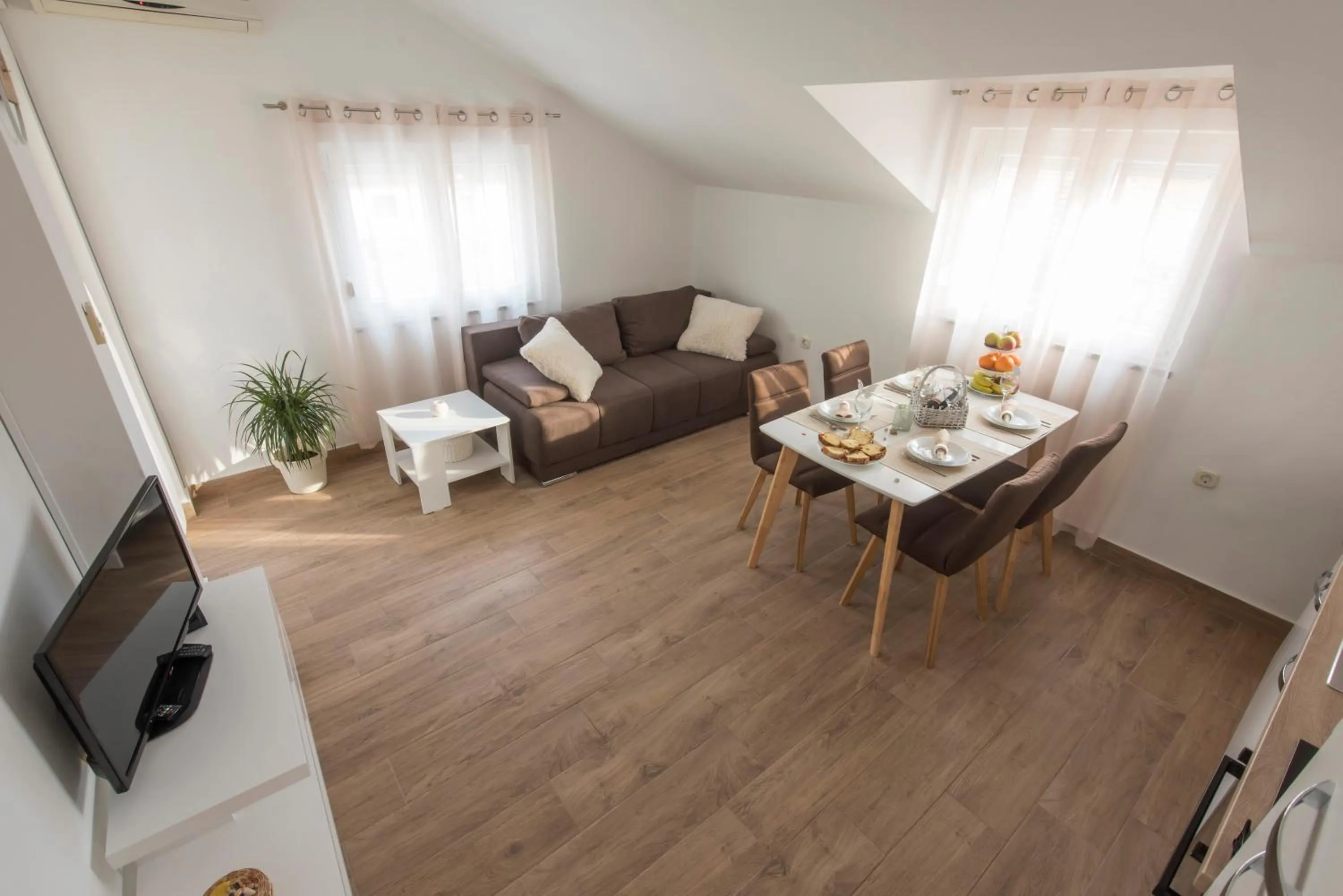 Communal kitchen in Apartments Batur