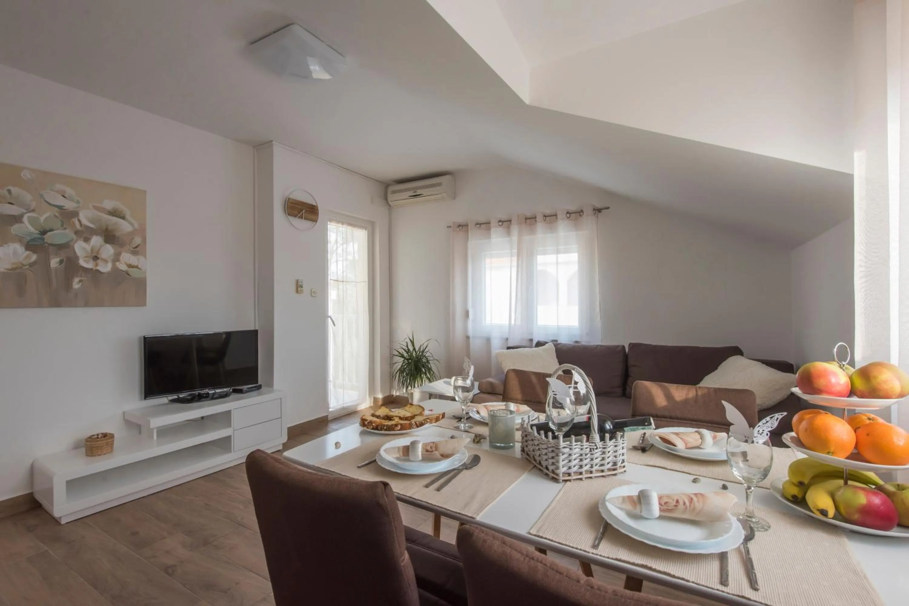 Food and drinks in Apartments Batur