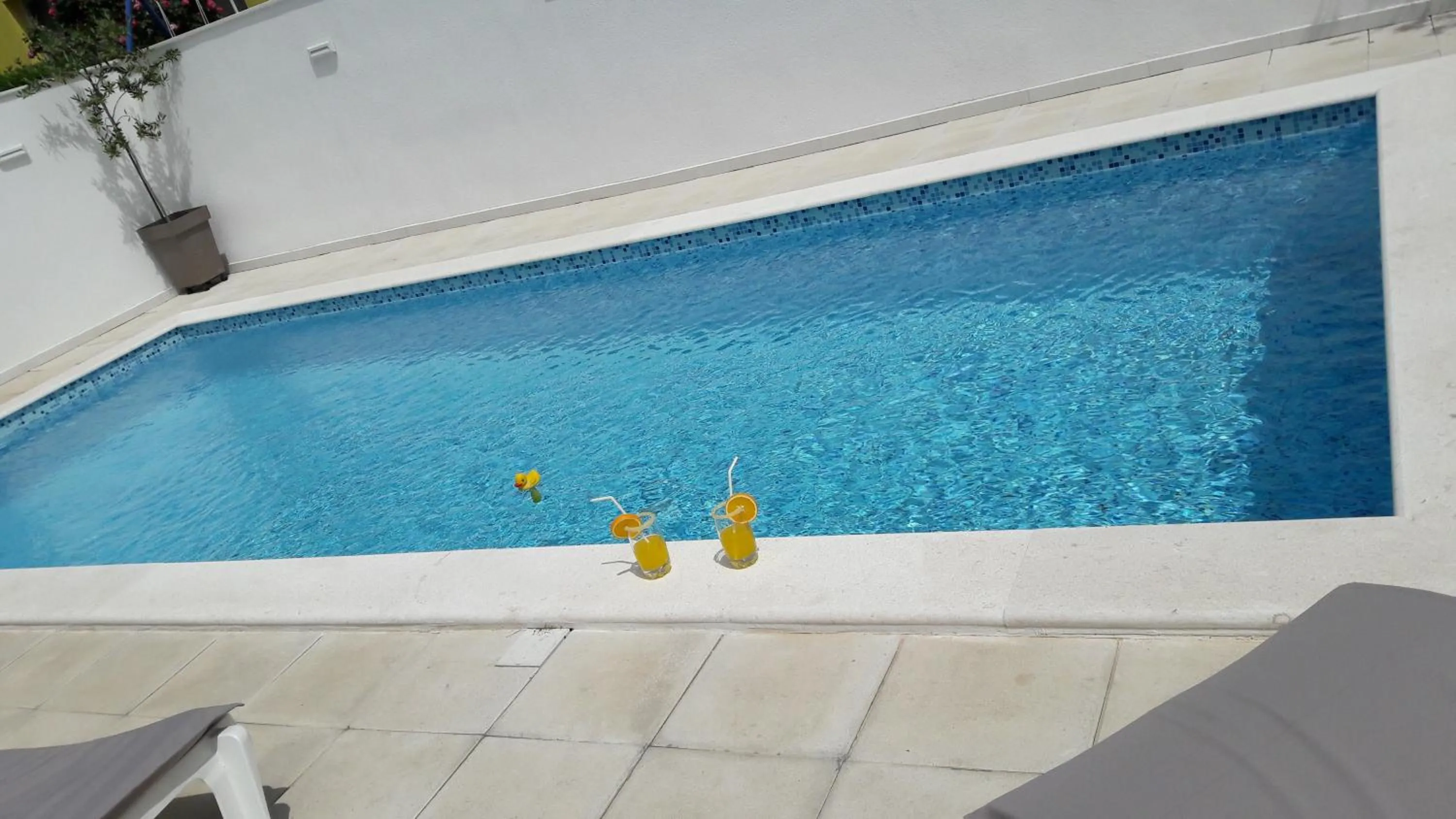 Swimming pool in Apartments Batur