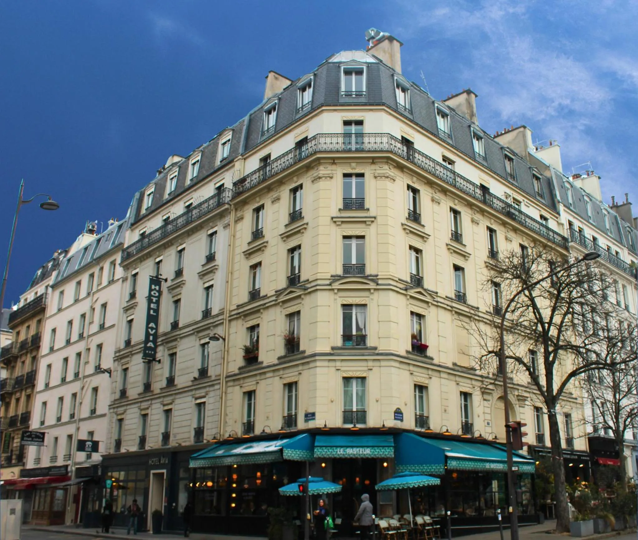 Property building in Avia Hôtel Saphir Montparnasse
