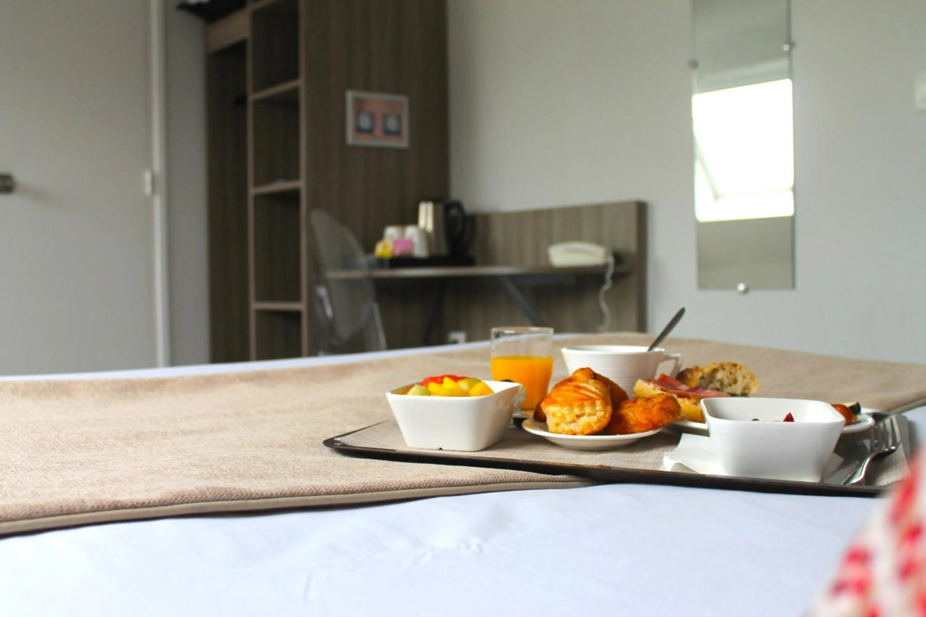 Property building in Avia Hôtel Saphir Montparnasse