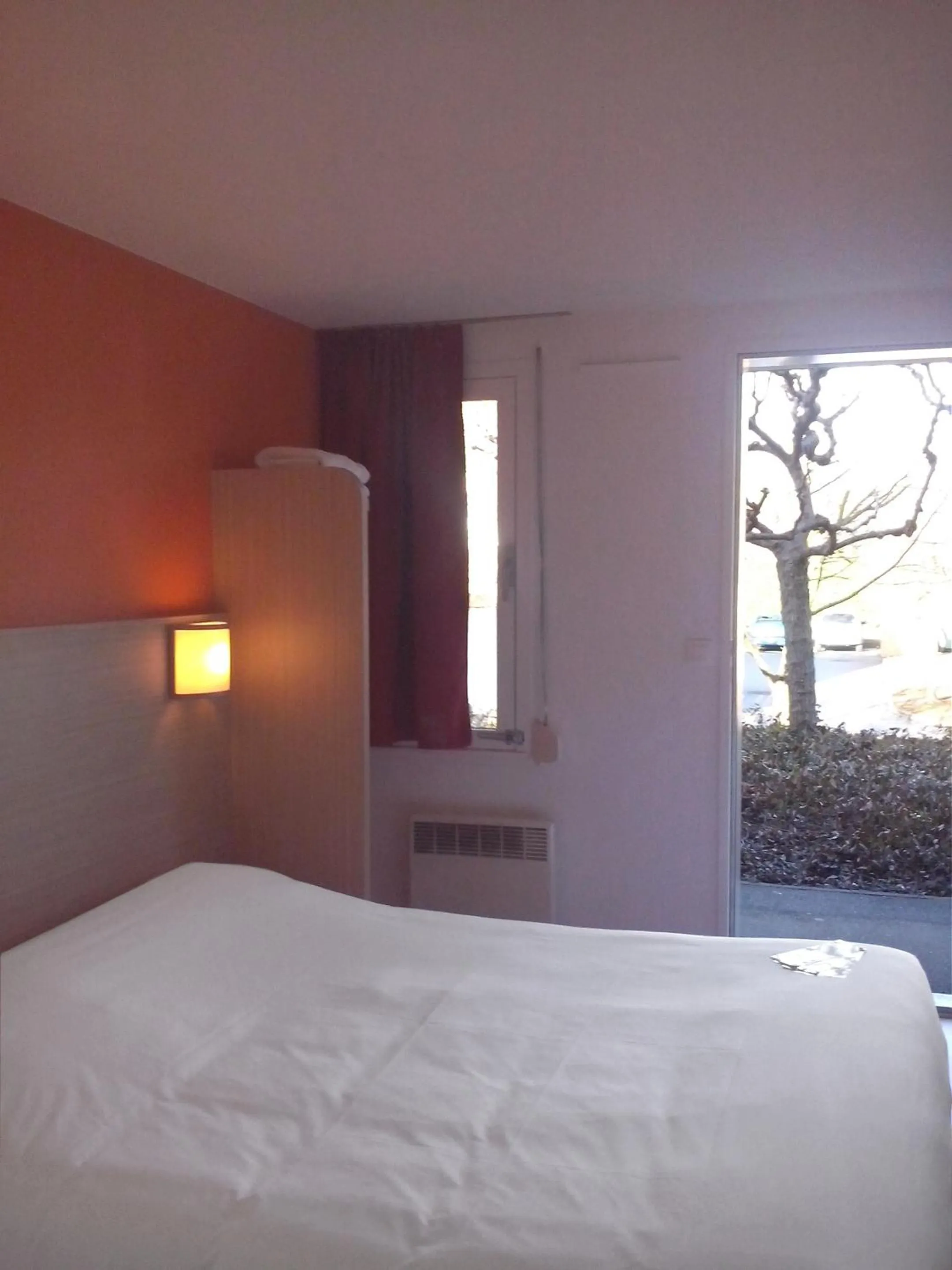 Bedroom, Bed in Première Classe Montélimar Nord - A7 sortie 17