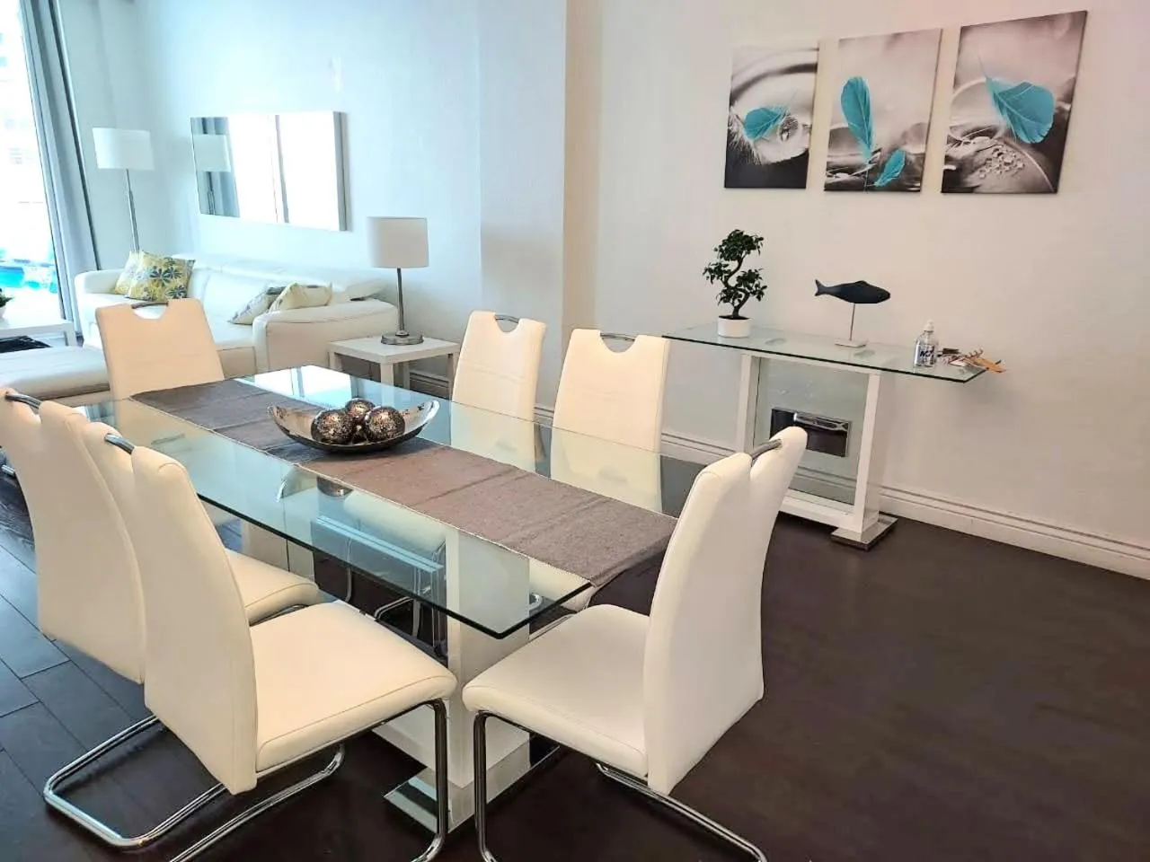 Dining area in The Tides Apartments on the beach