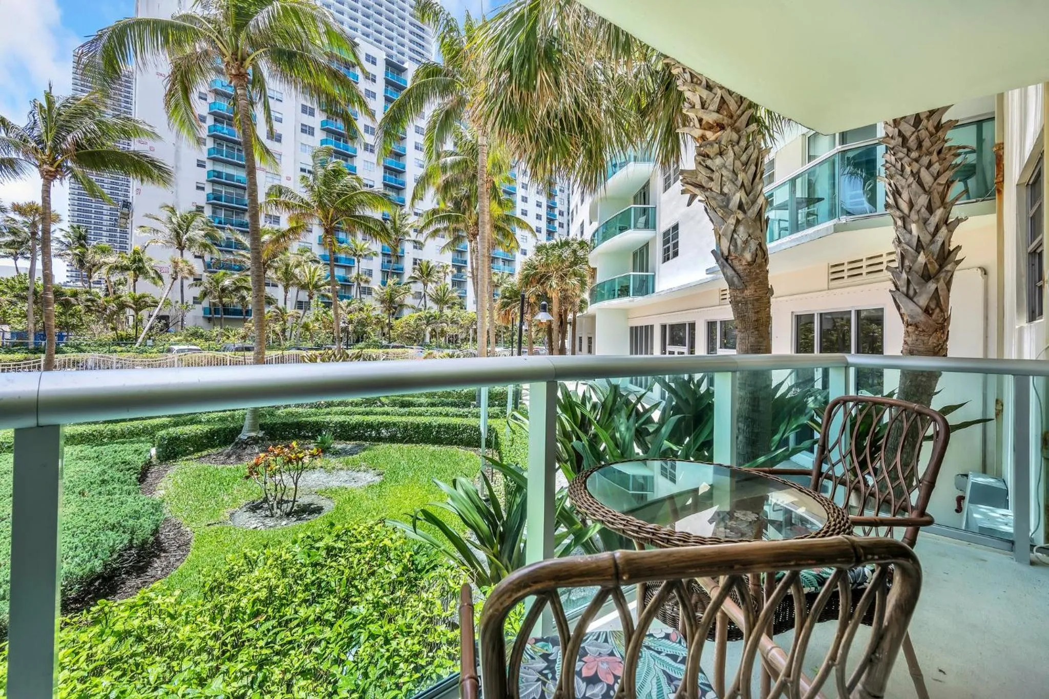 Balcony/Terrace in The Tides Apartments on the beach