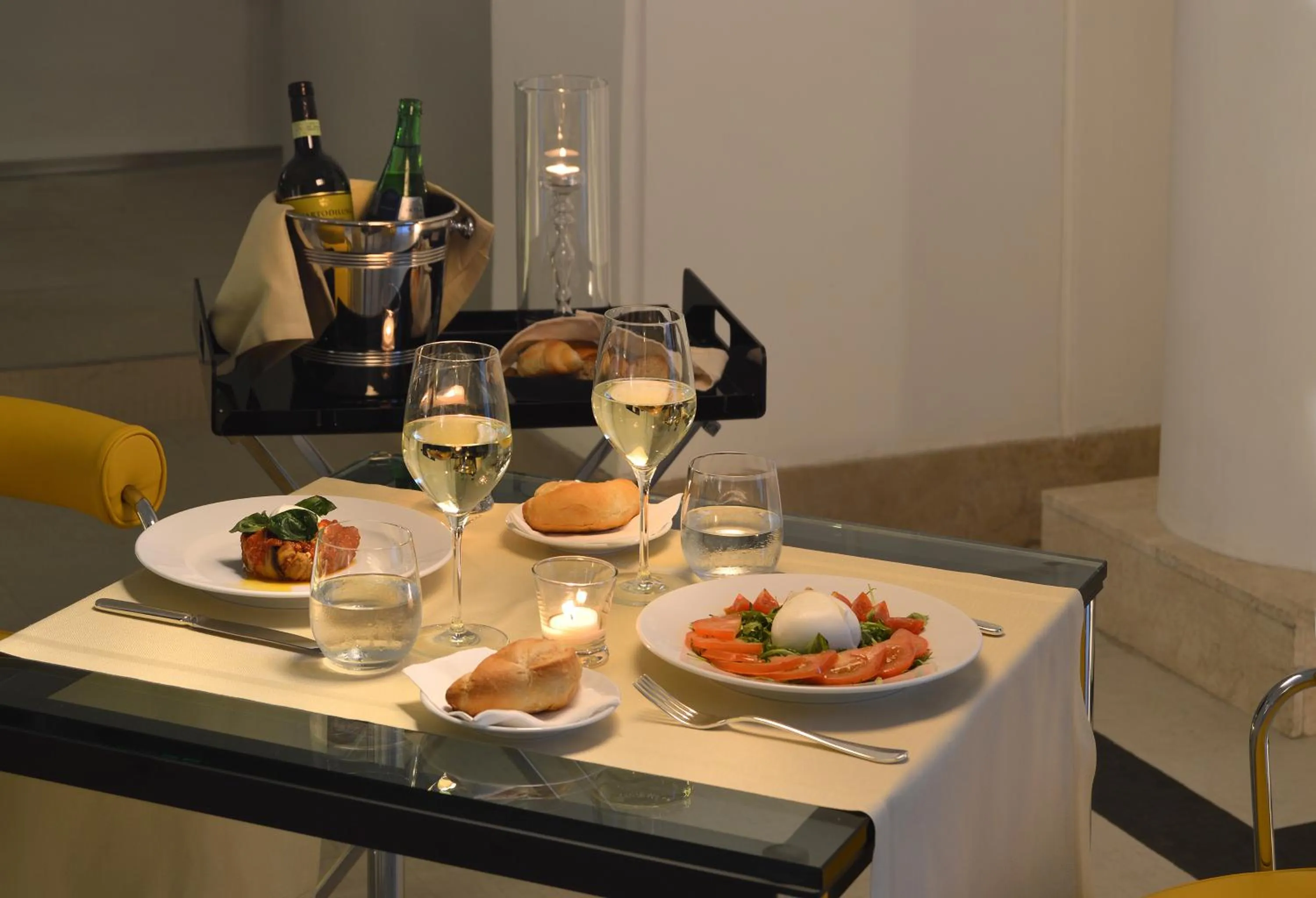 Restaurant/places to eat in Palazzo Esedra