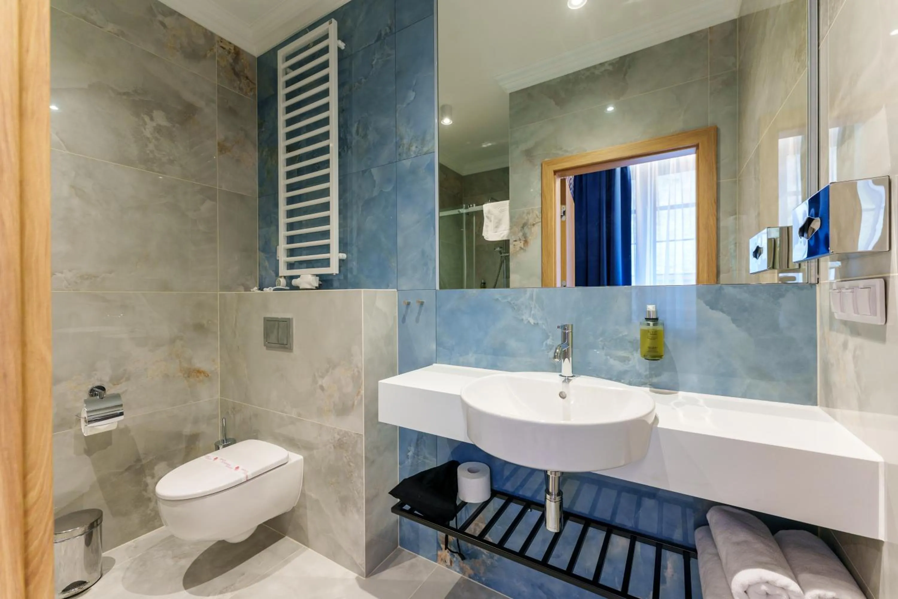 Bathroom in Hotel Le Mont Medical & SPA