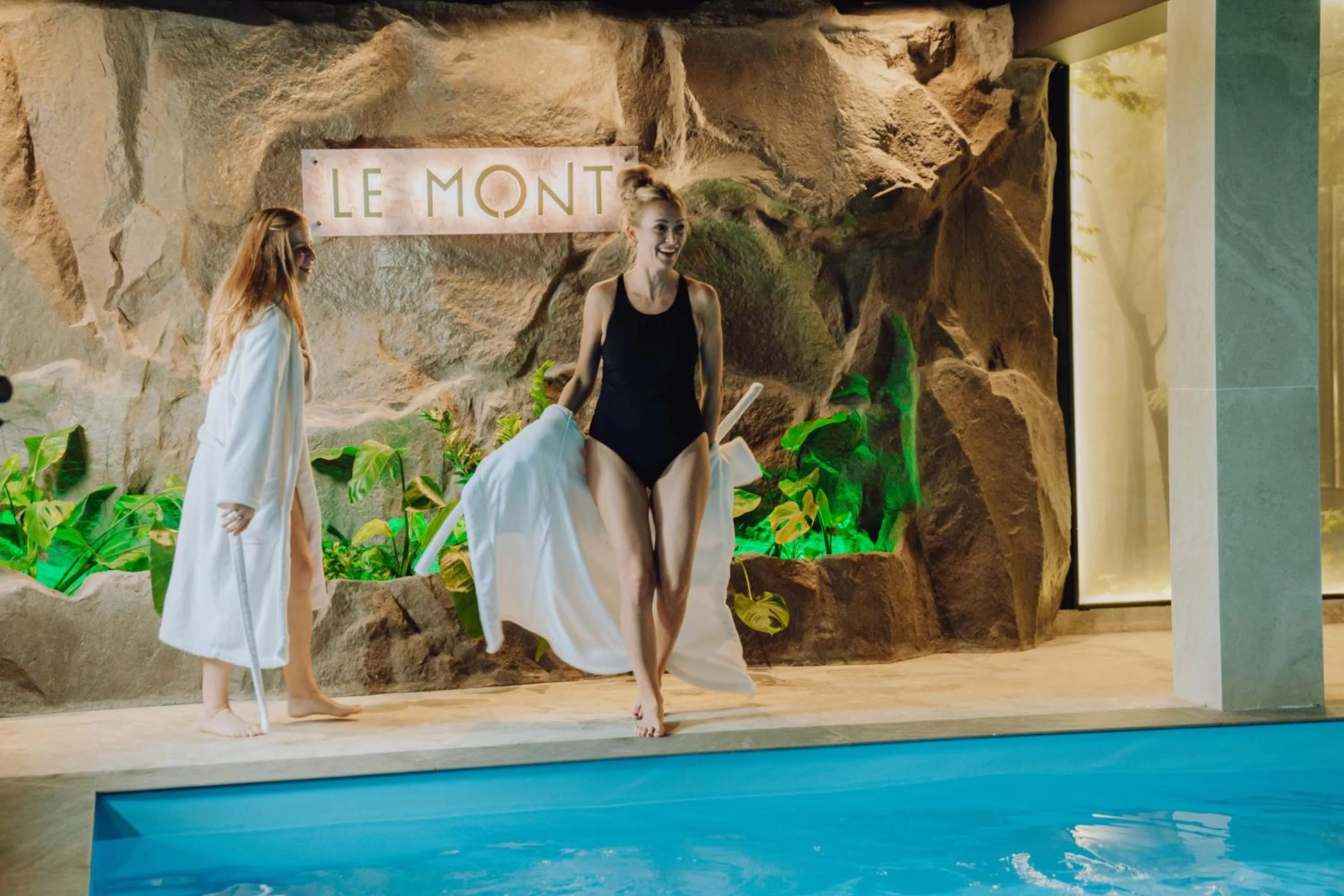 Swimming pool in Hotel Le Mont Medical & SPA