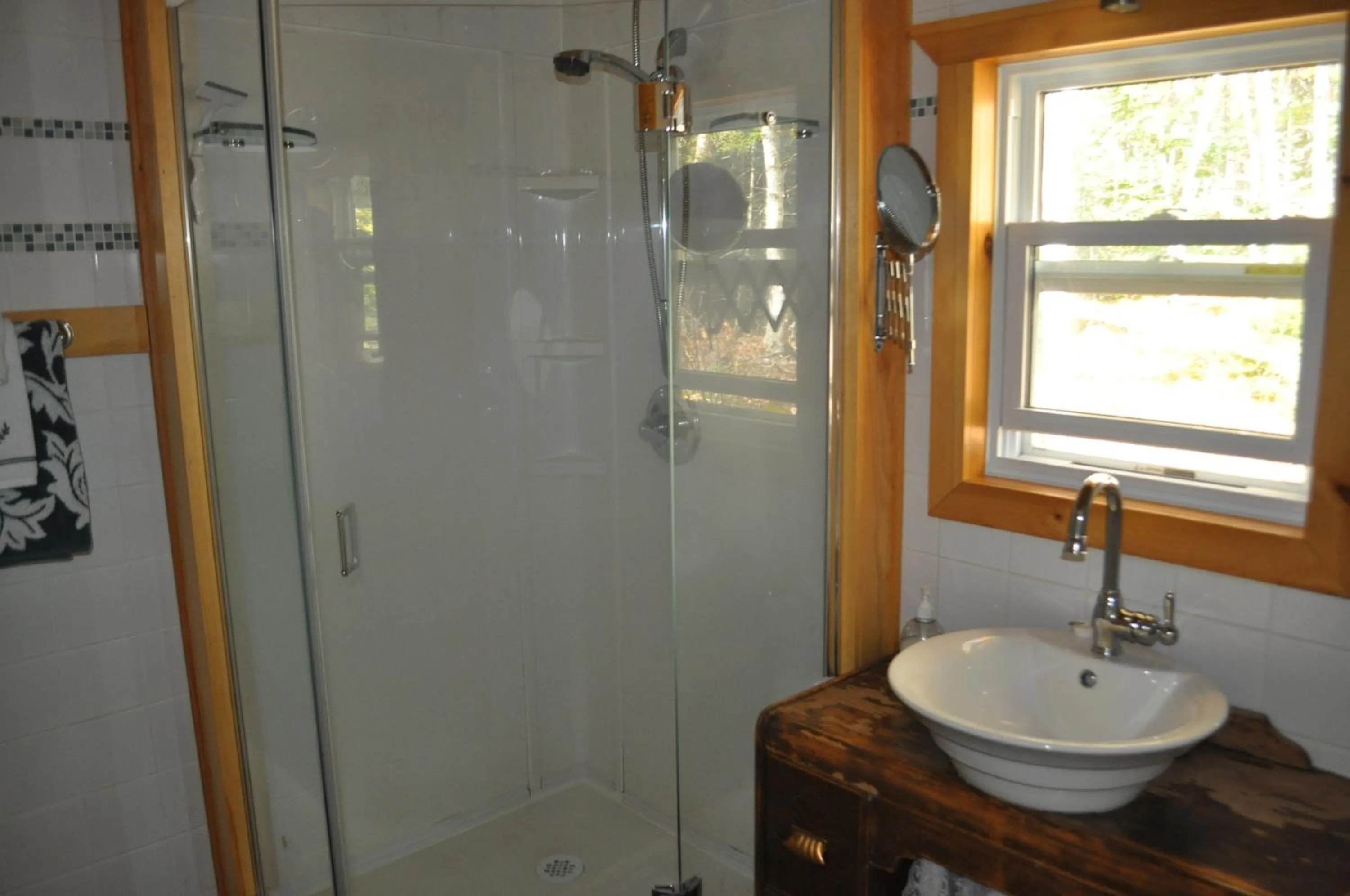 Bathroom in The Sleeping Moose Cottage