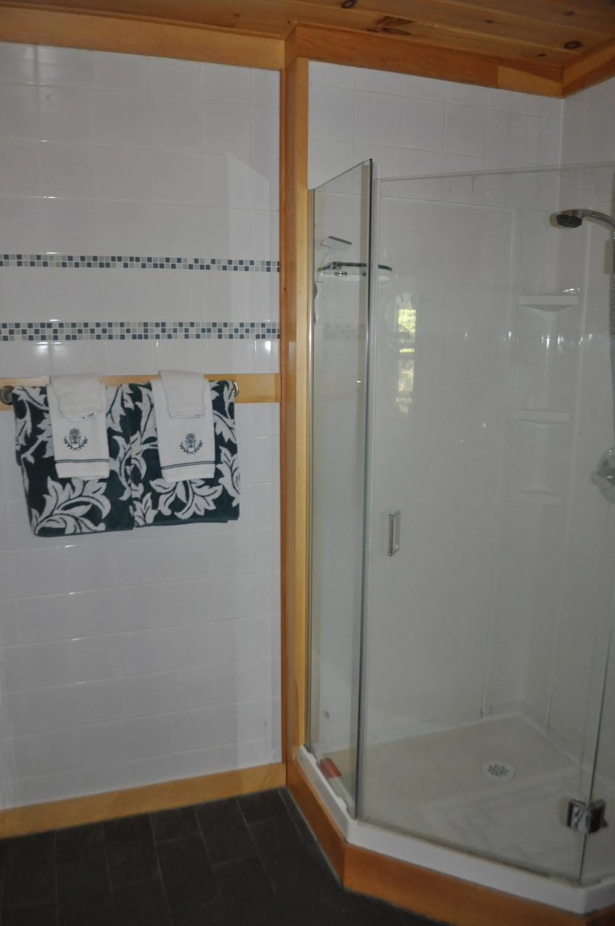 Bathroom in The Sleeping Moose Cottage