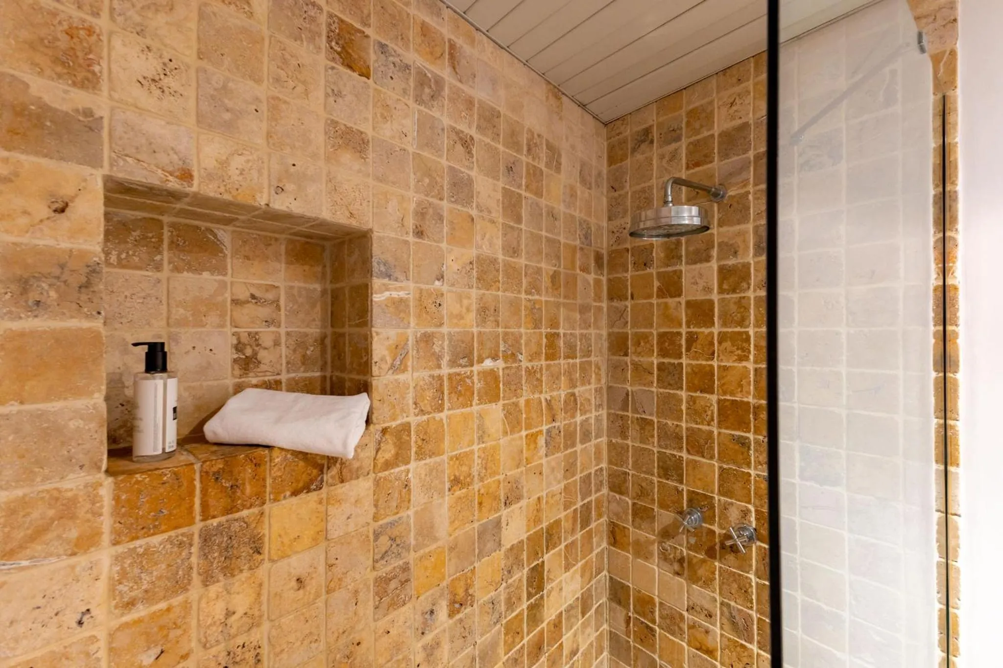 Alcazar Pool Villa by Valcambre