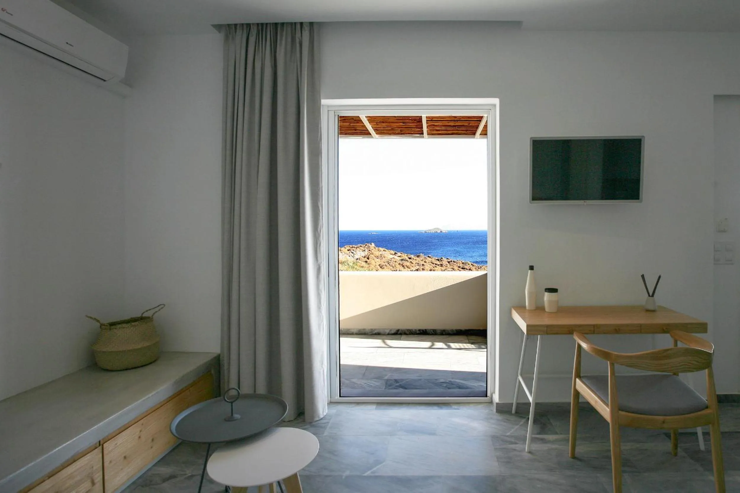 Sea view in Pharos Apartments