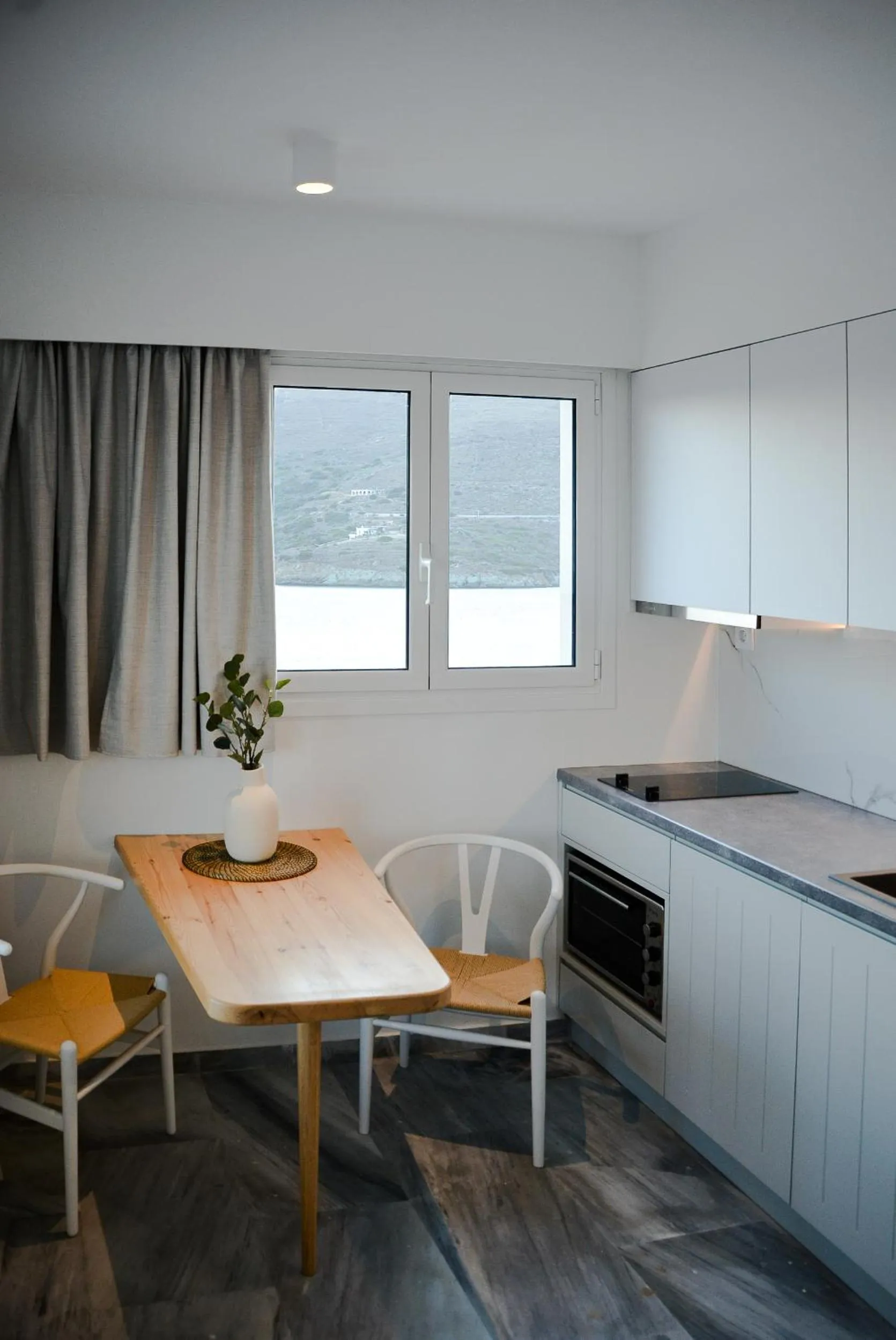 Kitchen or kitchenette in Pharos Apartments