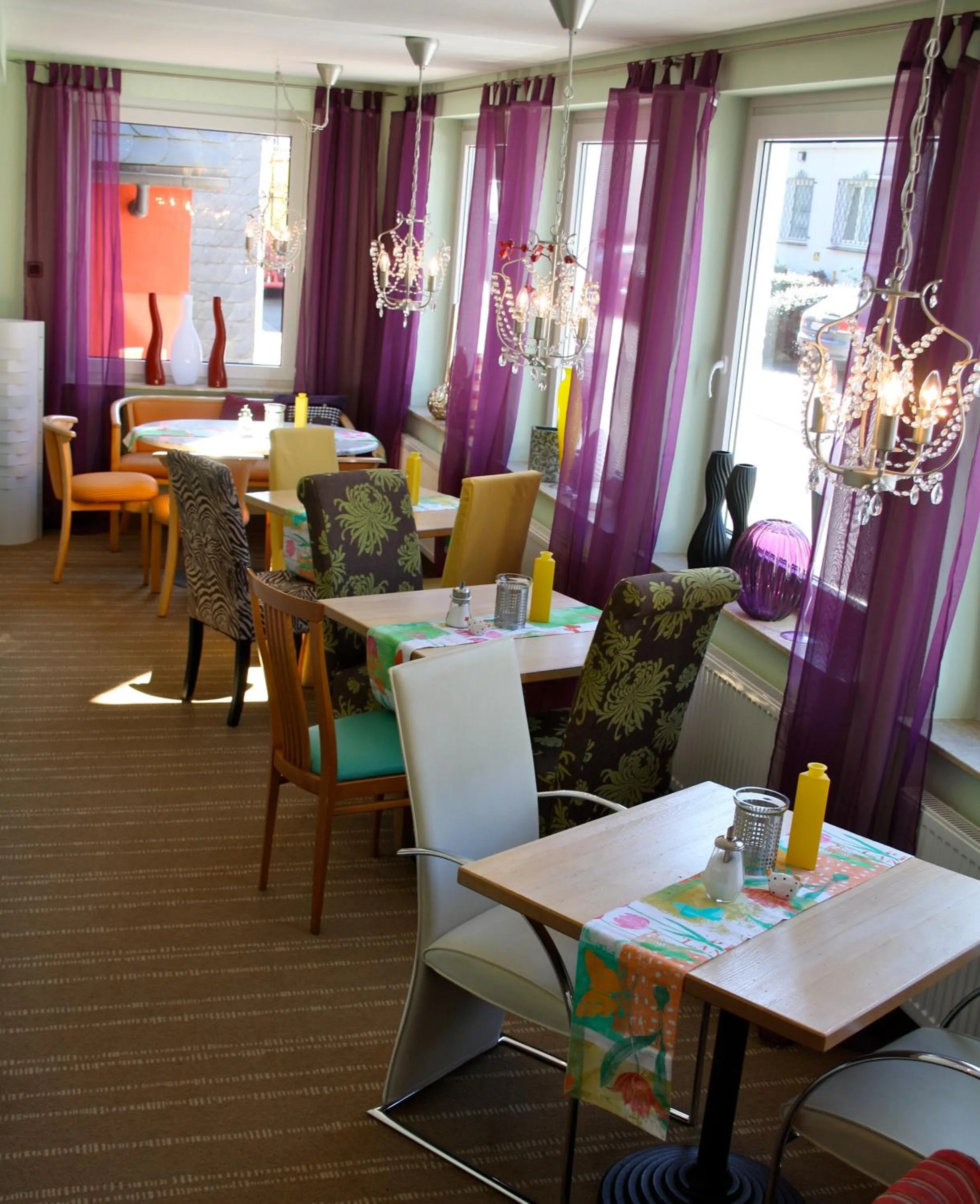 Restaurant/places to eat in Hotel Garni Elegant