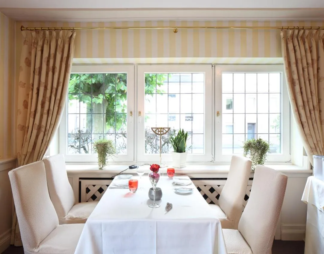 Restaurant/places to eat in Hotel Menge "An der Schlacht"