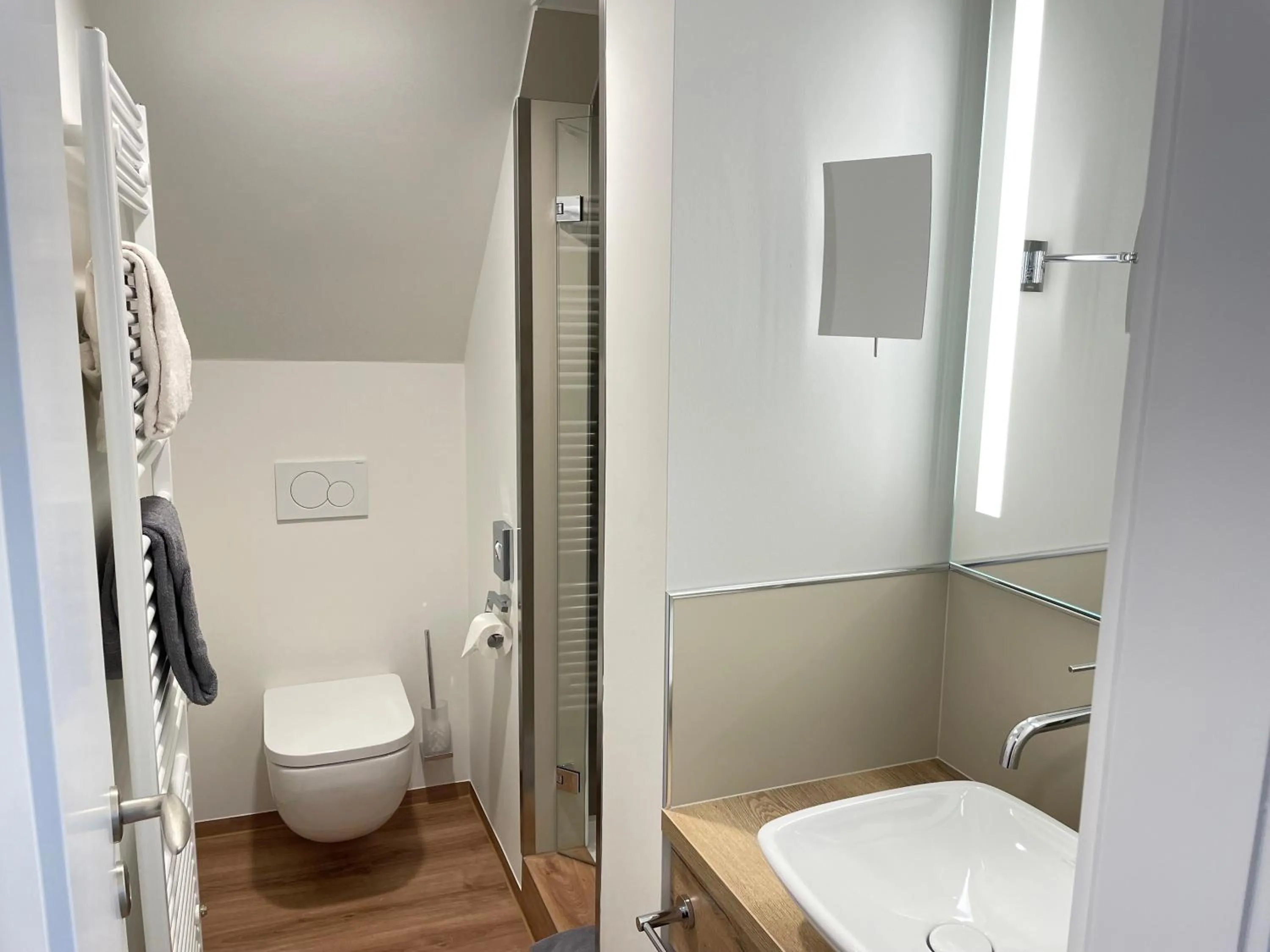 Bathroom in Hotel Menge "An der Schlacht"