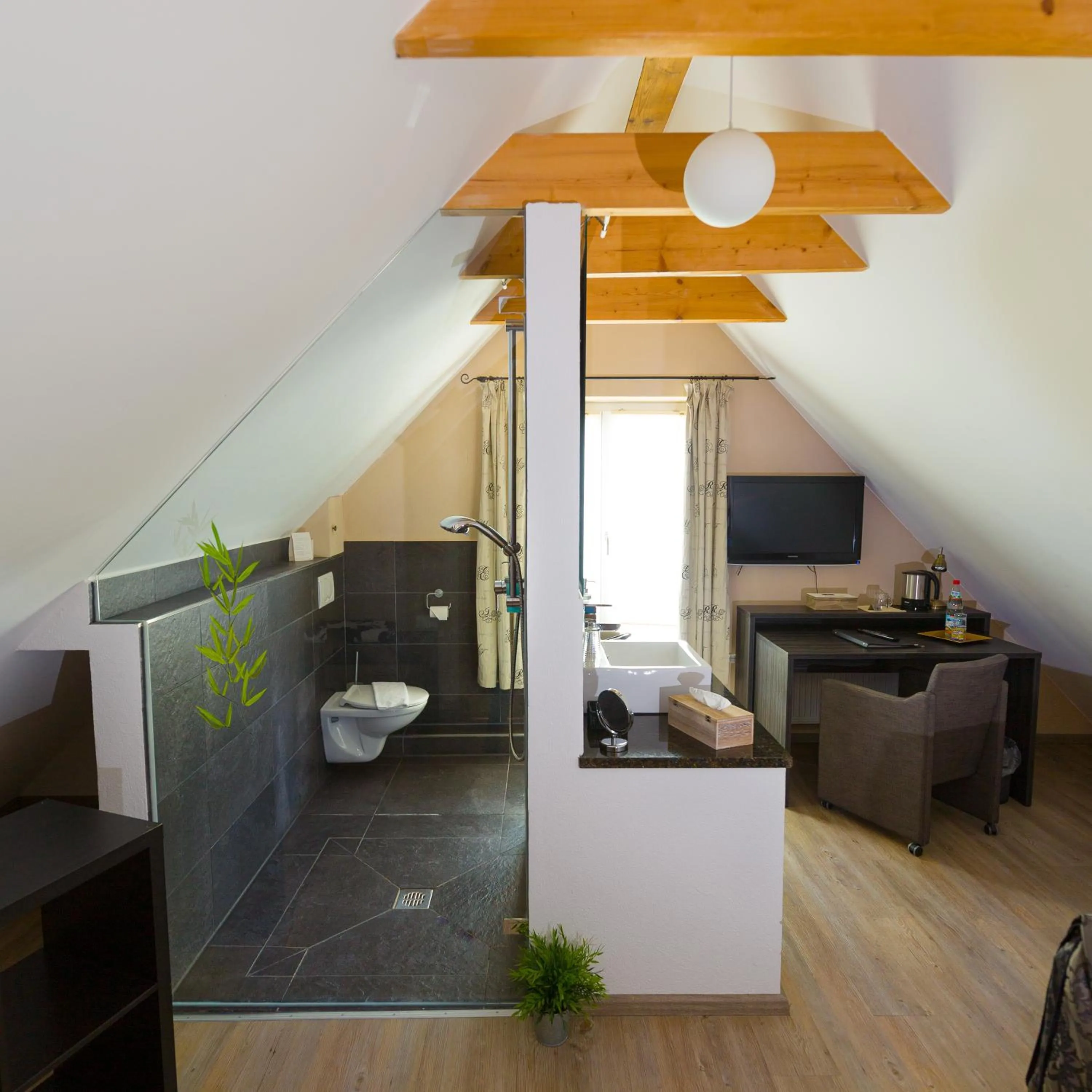 Photo of the whole room in Landhaus Engel