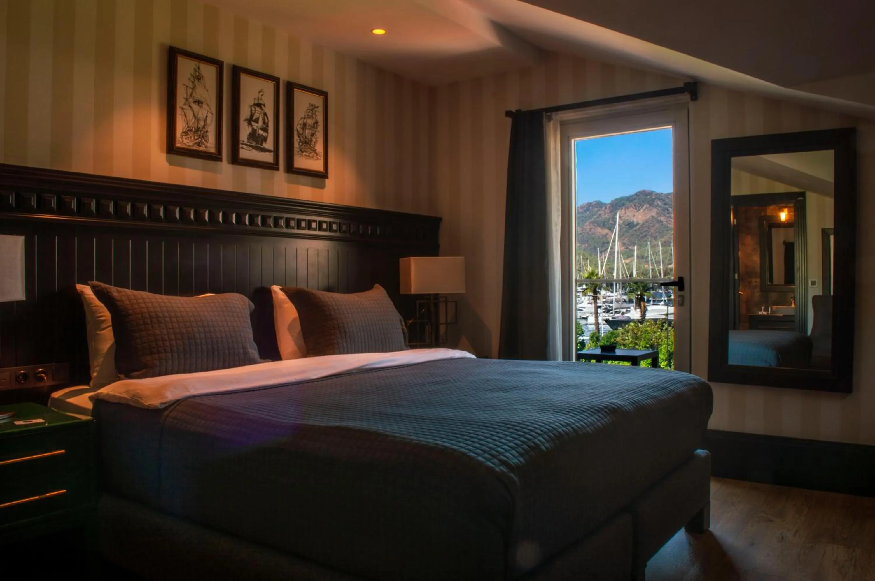 TV and multimedia, Bed in Hotel Marina Bay Göcek