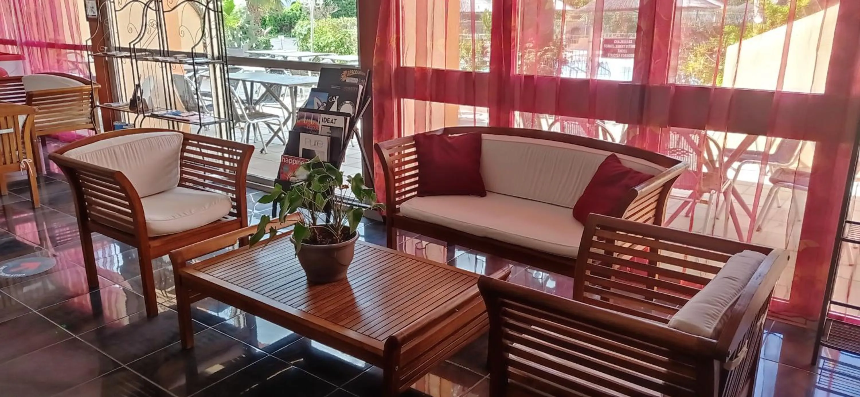 Lobby or reception in Brit Hotel Confort Hélios Agde