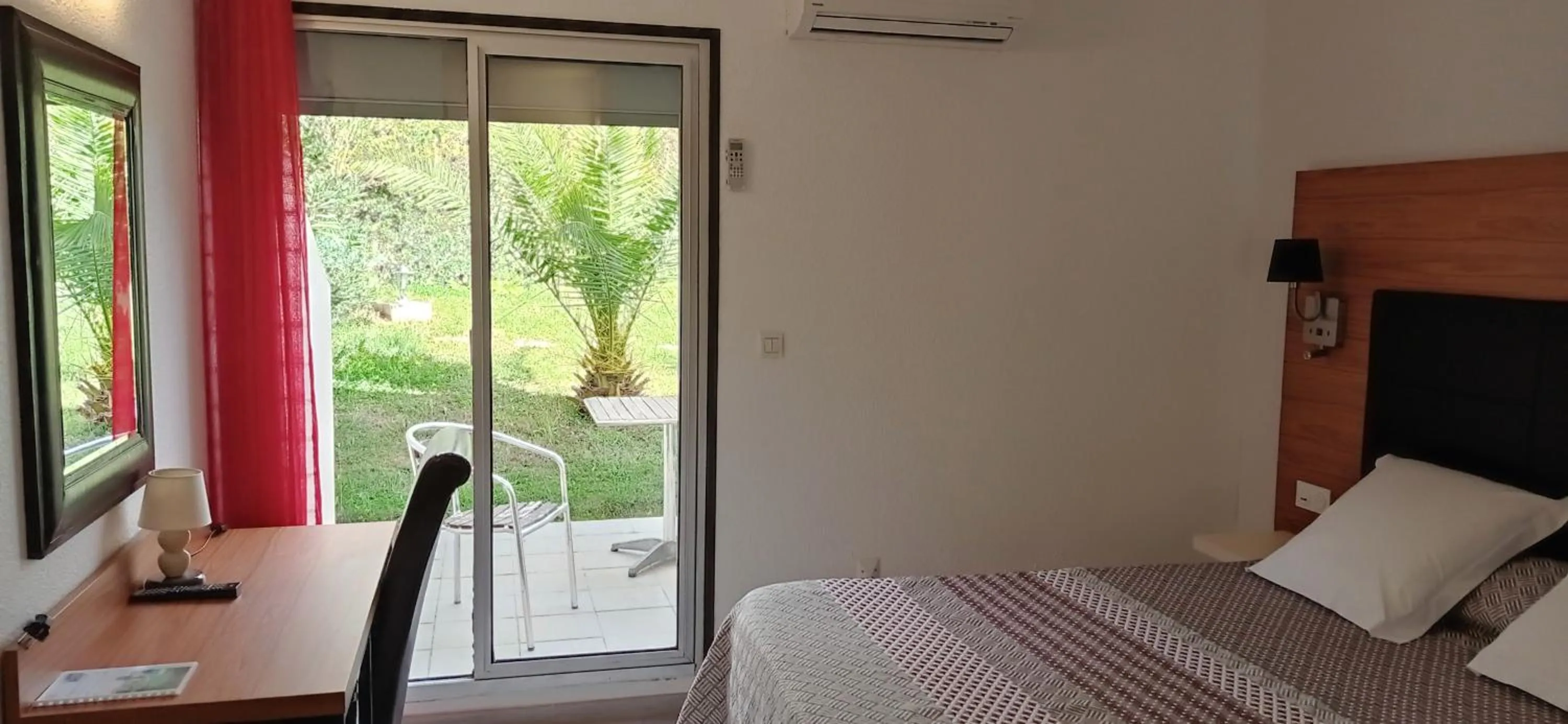 Bed in Brit Hotel Confort Hélios Agde