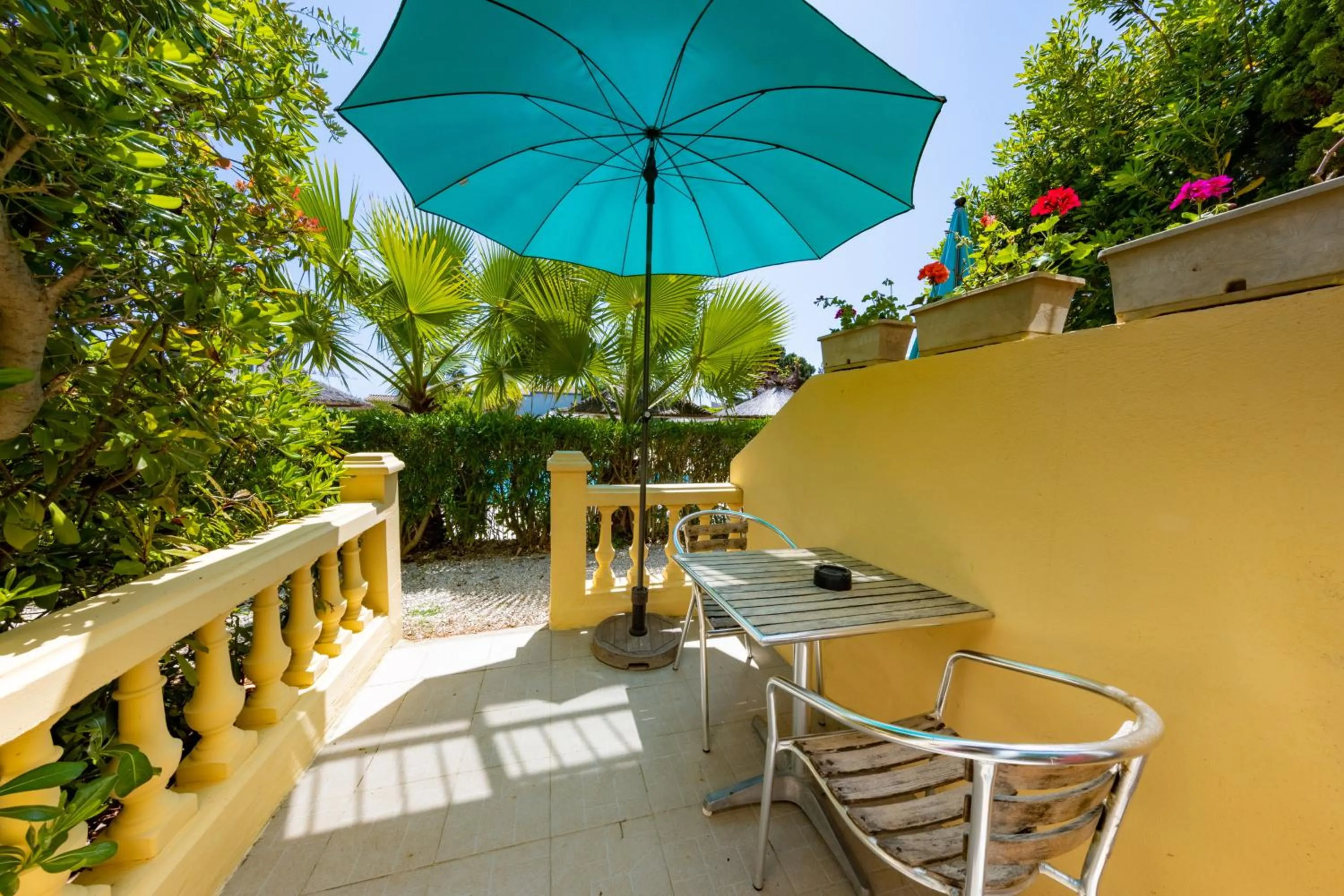 Patio in Brit Hotel Confort Hélios Agde