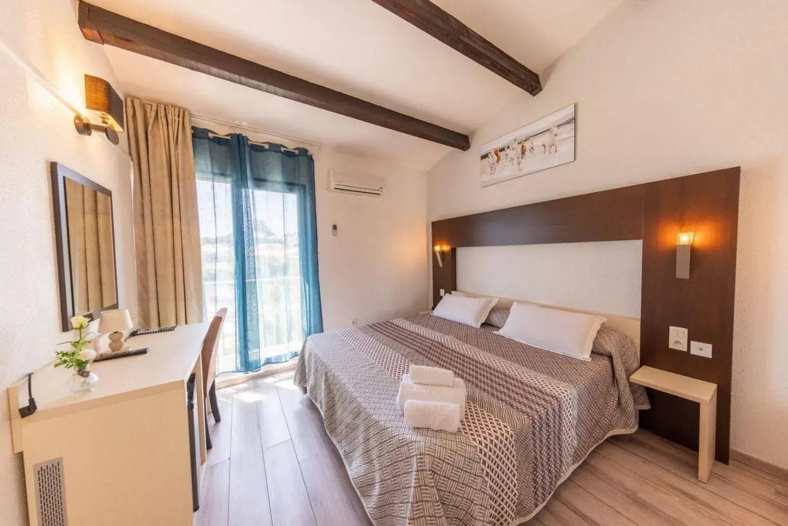 Exclusive Double Room - free parking - heated swimming pool in Brit Hotel Confort Hélios Agde Exclusive Double Room - free parking - heated swimming pool in Brit Hotel Confort Hélios Agde
