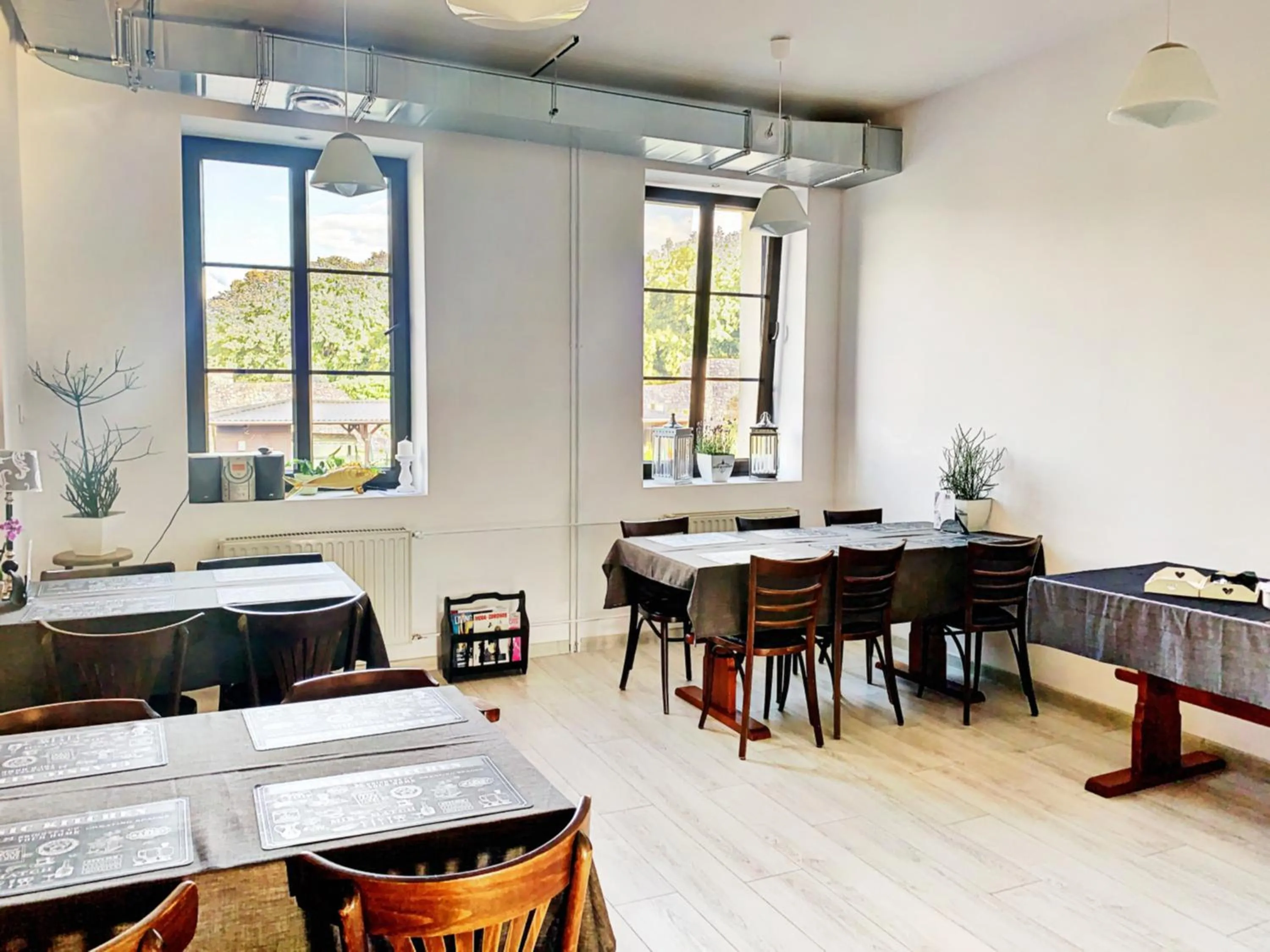 Restaurant/places to eat in Willa Moryń