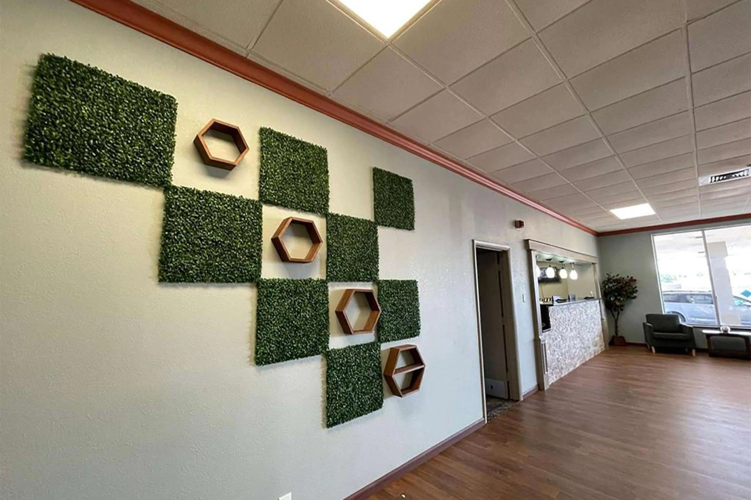 Lobby or reception in Days Inn & Suites by Wyndham Springfield OH