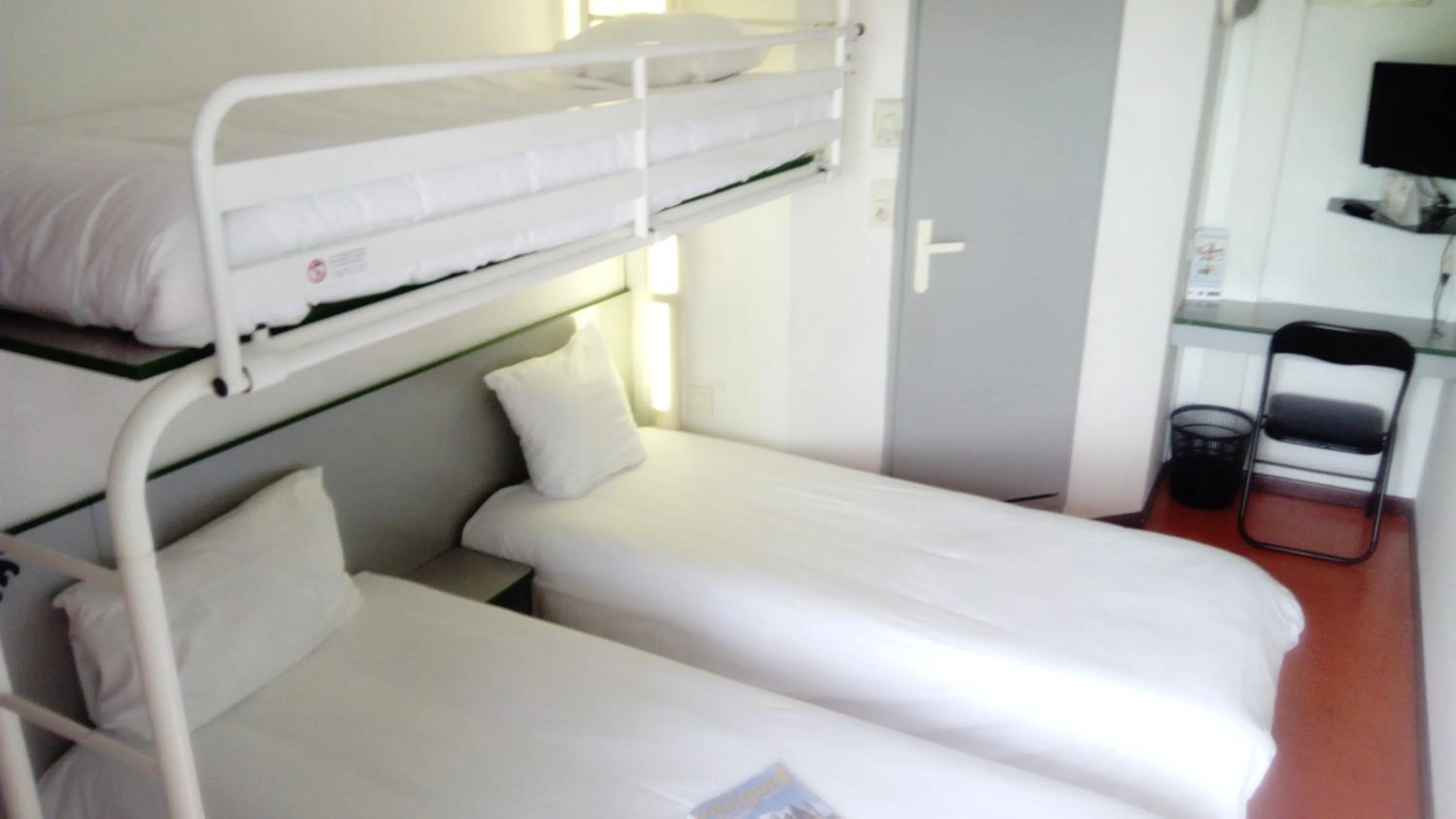 bunk bed in Premiere Classe Périgueux - Boulazac