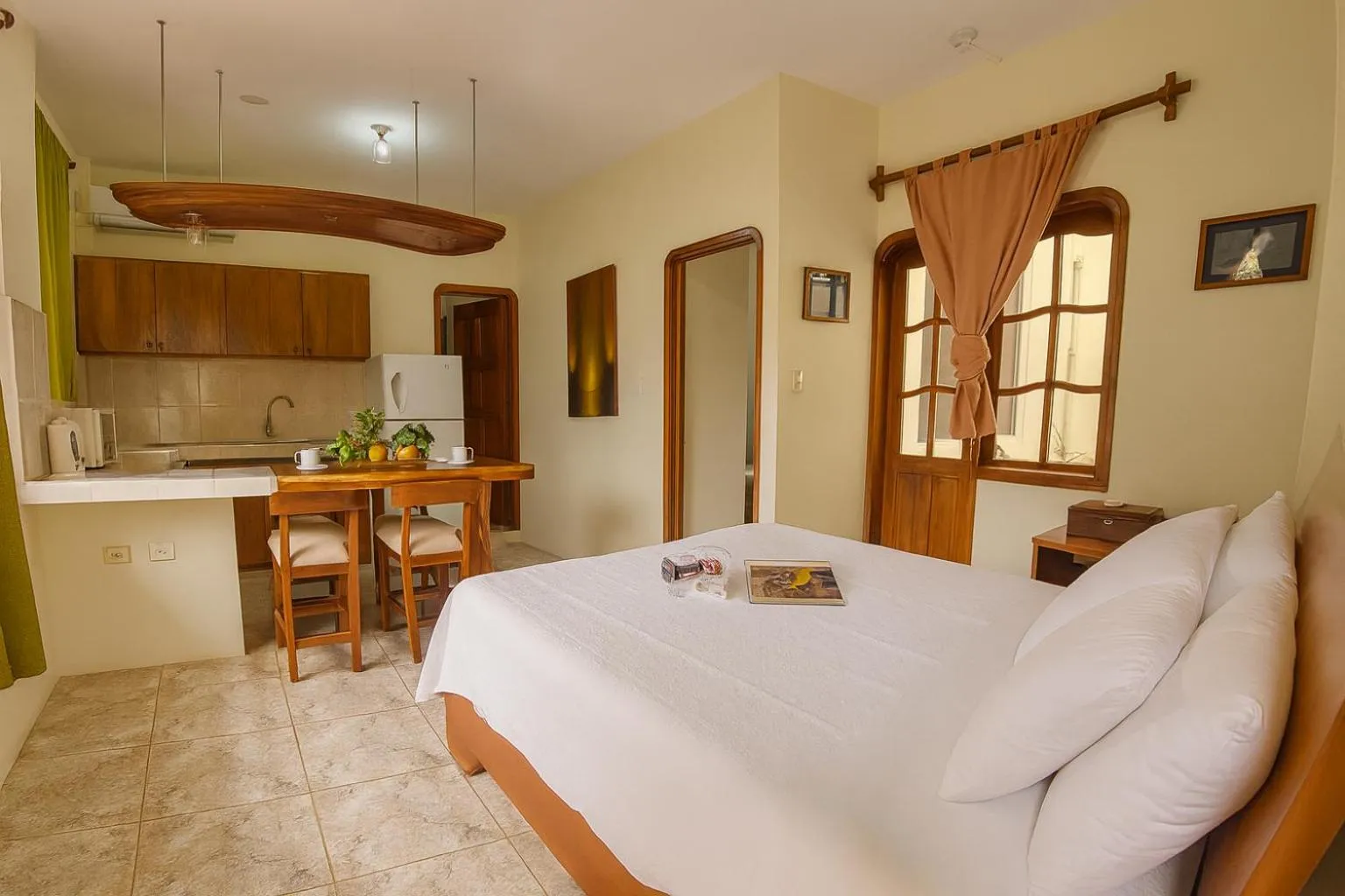 Decorative detail, Bed in Hotel Del Sol Galapagos