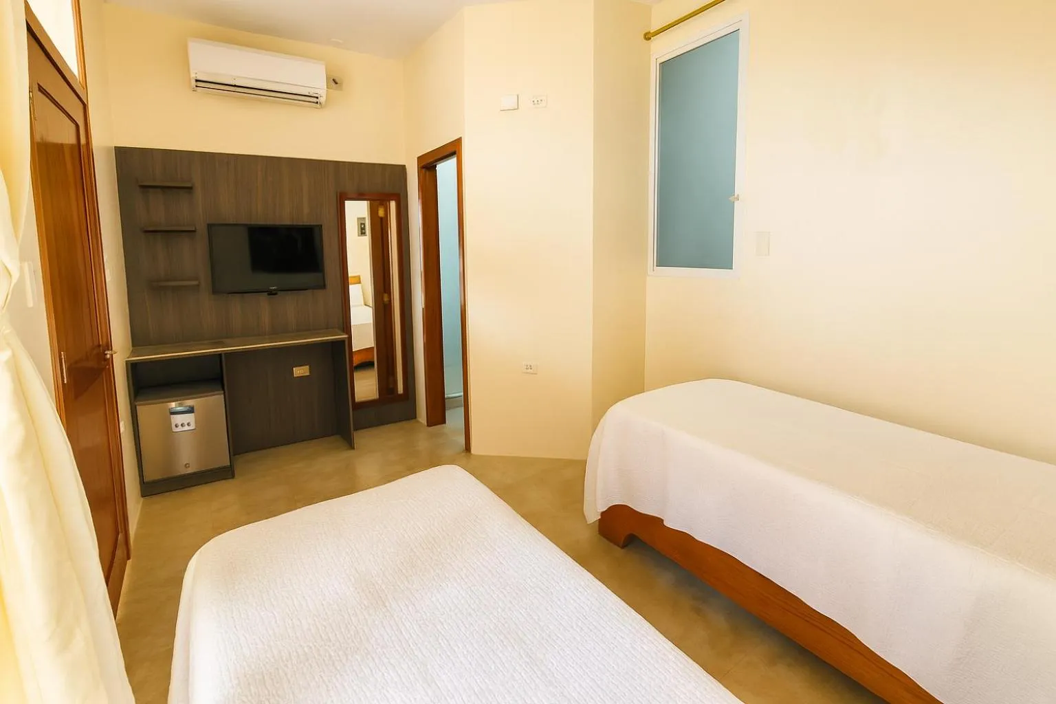 TV and multimedia, Bed in Hotel Del Sol Galapagos