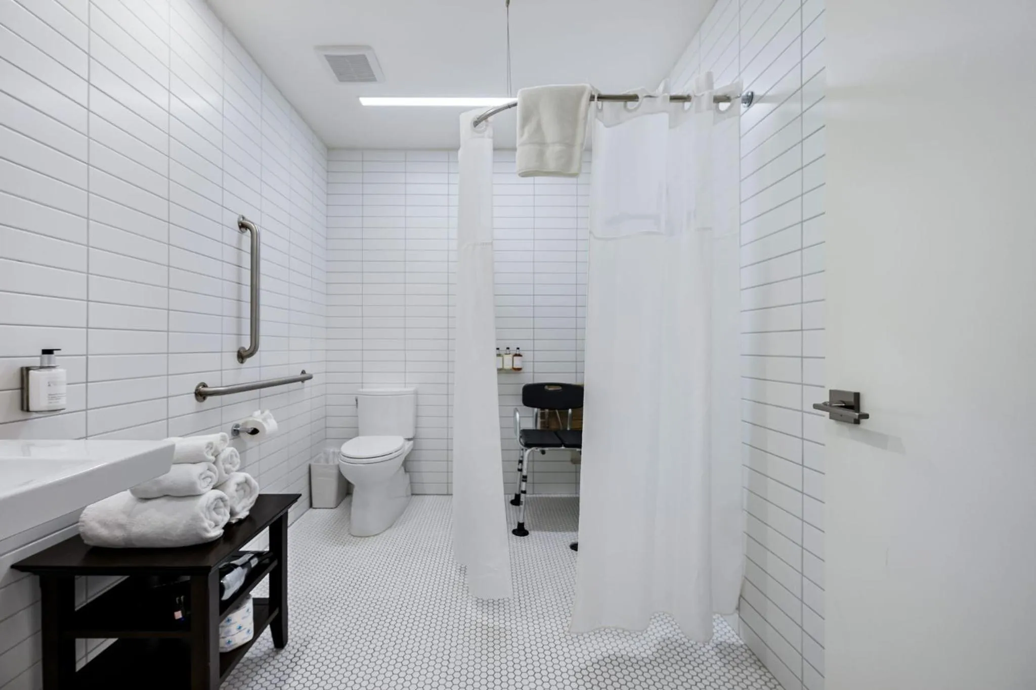 Shower in The Skylark, a Palm Springs Hotel