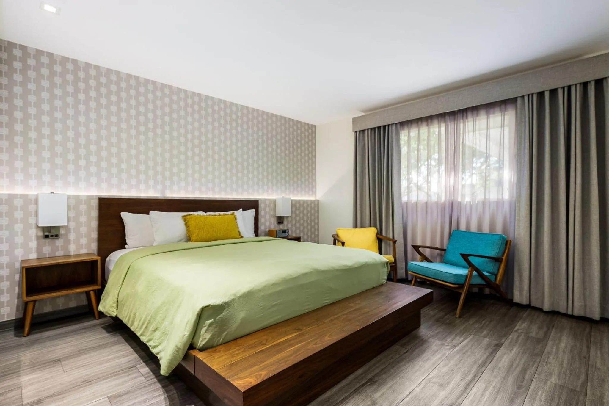 Bed in The Skylark, a Palm Springs Hotel