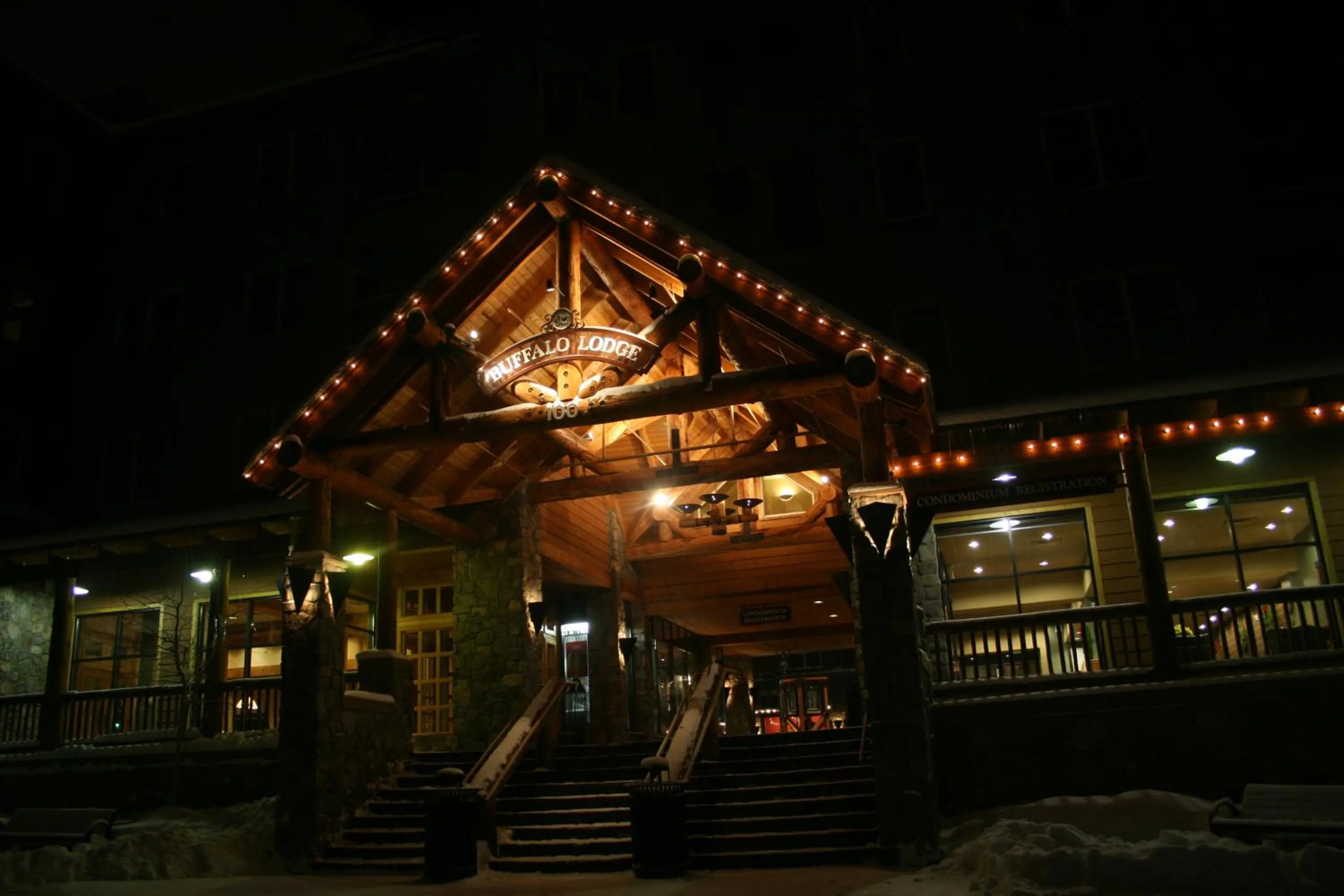 Buffalo Lodge 8419 by SummitCove Lodging
