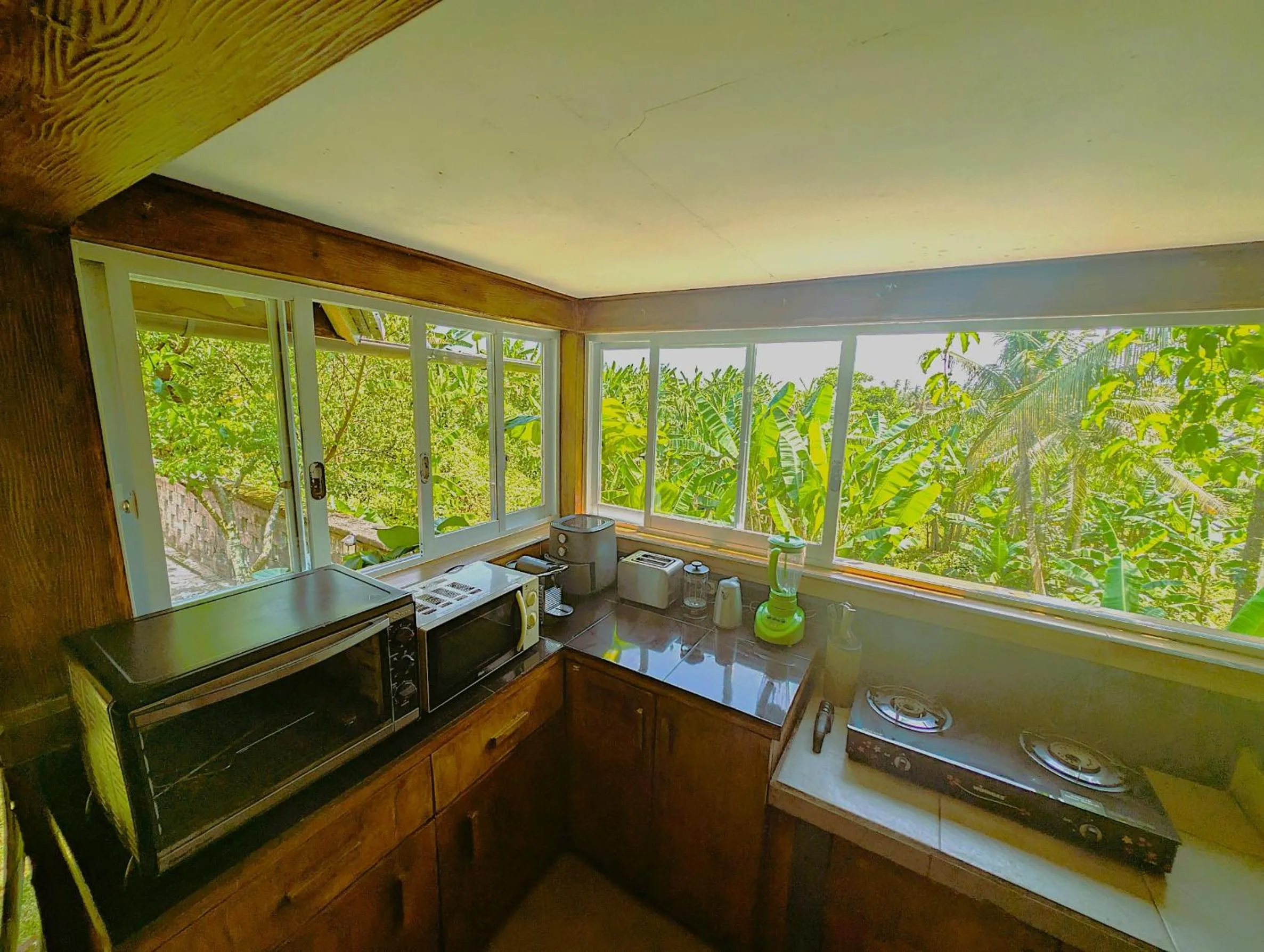 kitchen in Ayumar Homestay Medewi