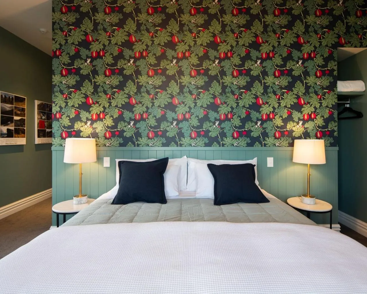 Bedroom, Bed in The Vicarage Geraldine