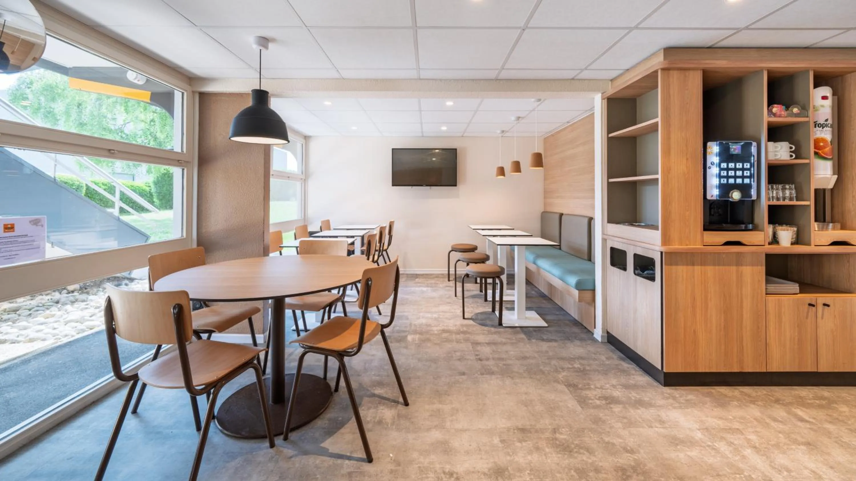 Seating area in Premiere Classe Valenciennes Sud - Rouvignies