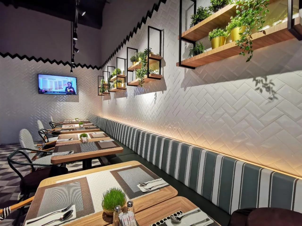 Restaurant/places to eat in The Zuri Dumai