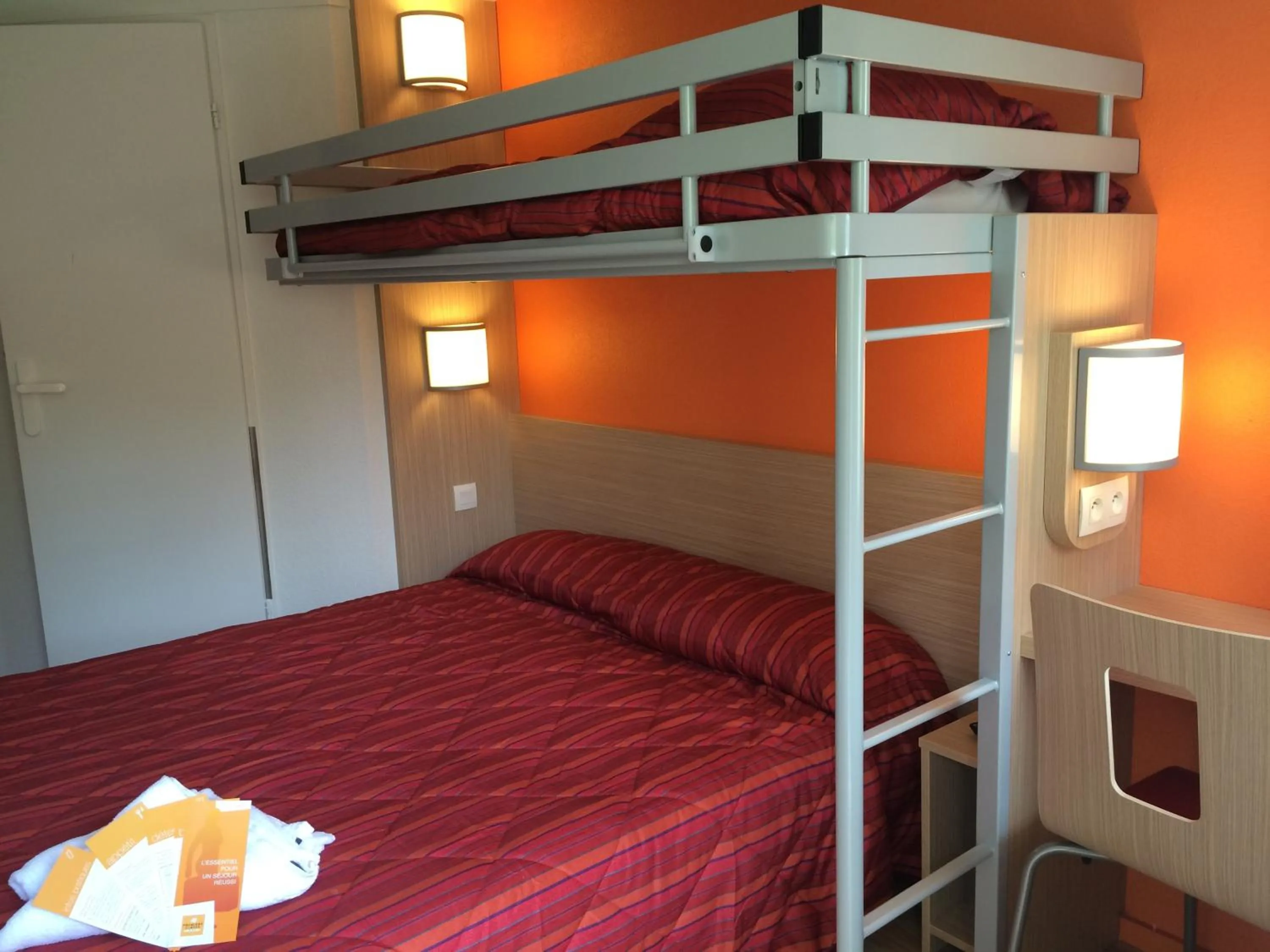 bunk bed, Bed in Premiere Classe Marseille La Valentine