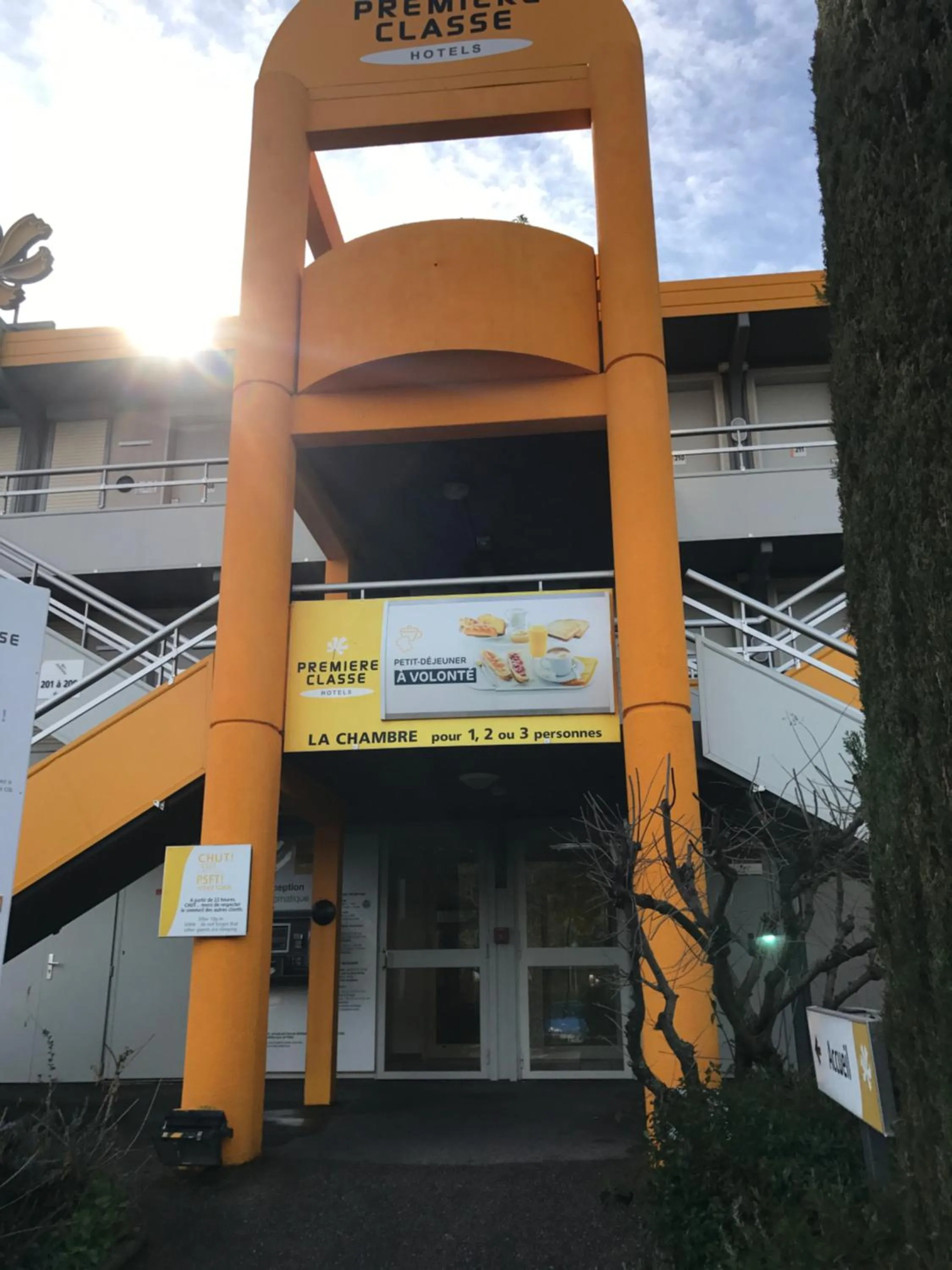 Facade/entrance in Premiere Classe Marseille La Valentine