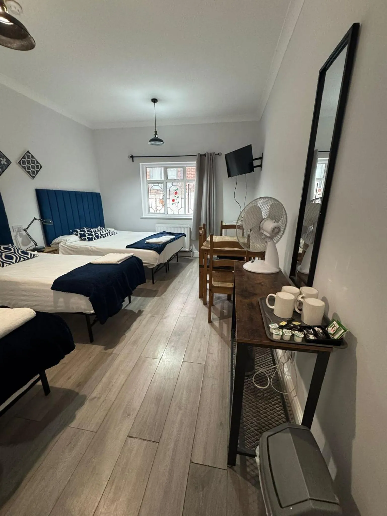 Bed in Golders Park Hotel