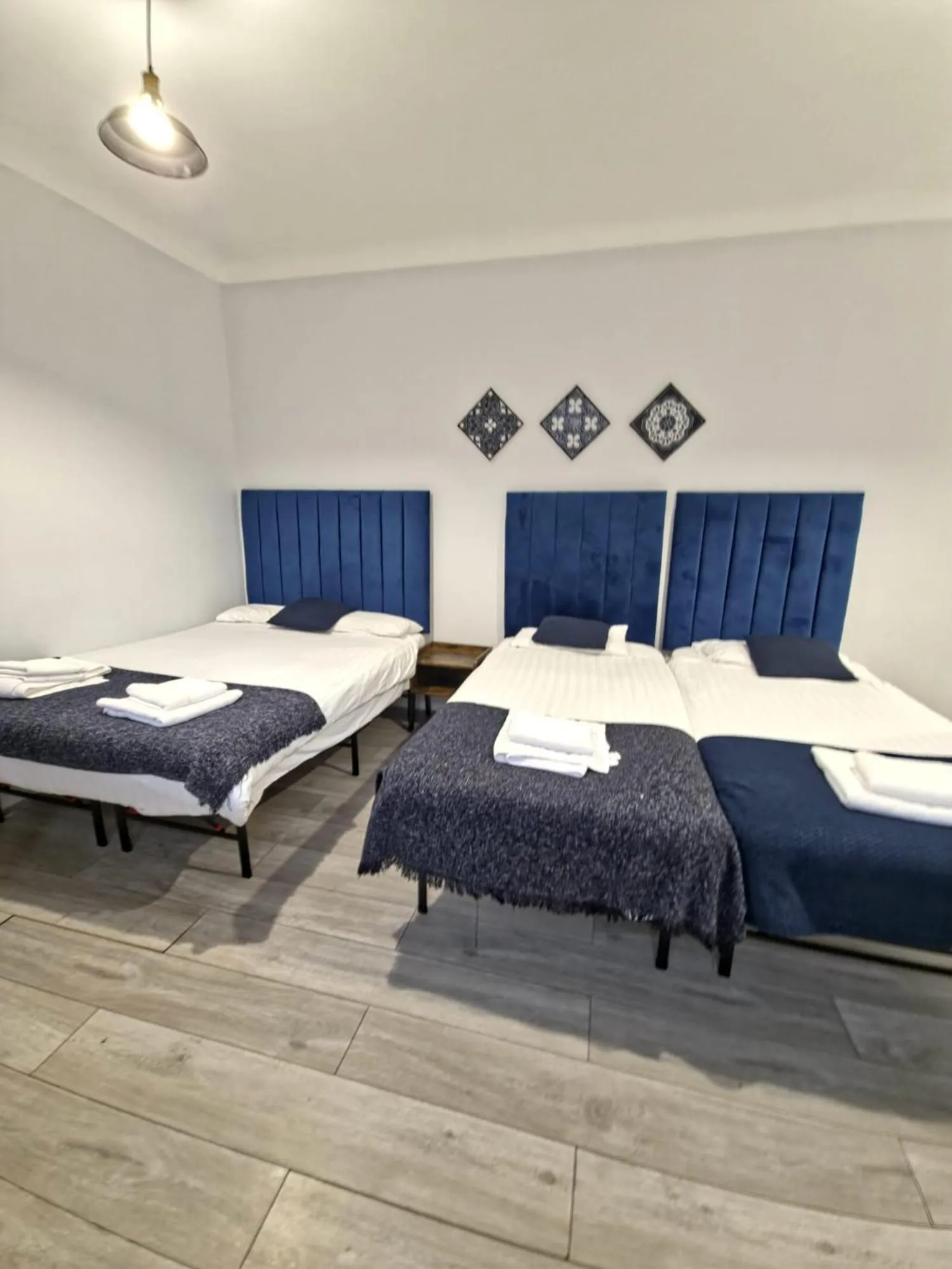 Bed in Golders Park Hotel