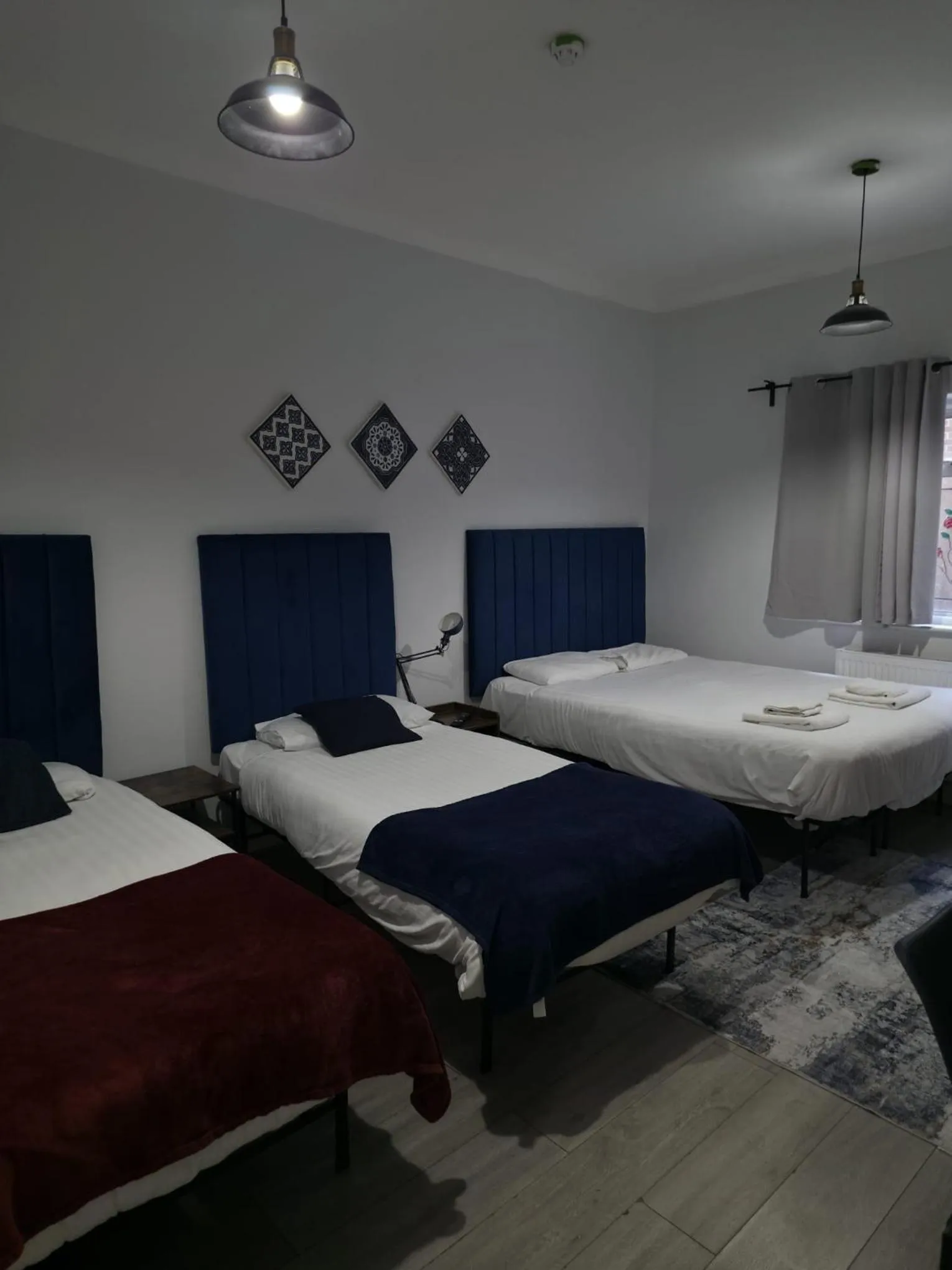 Bed in Golders Park Hotel