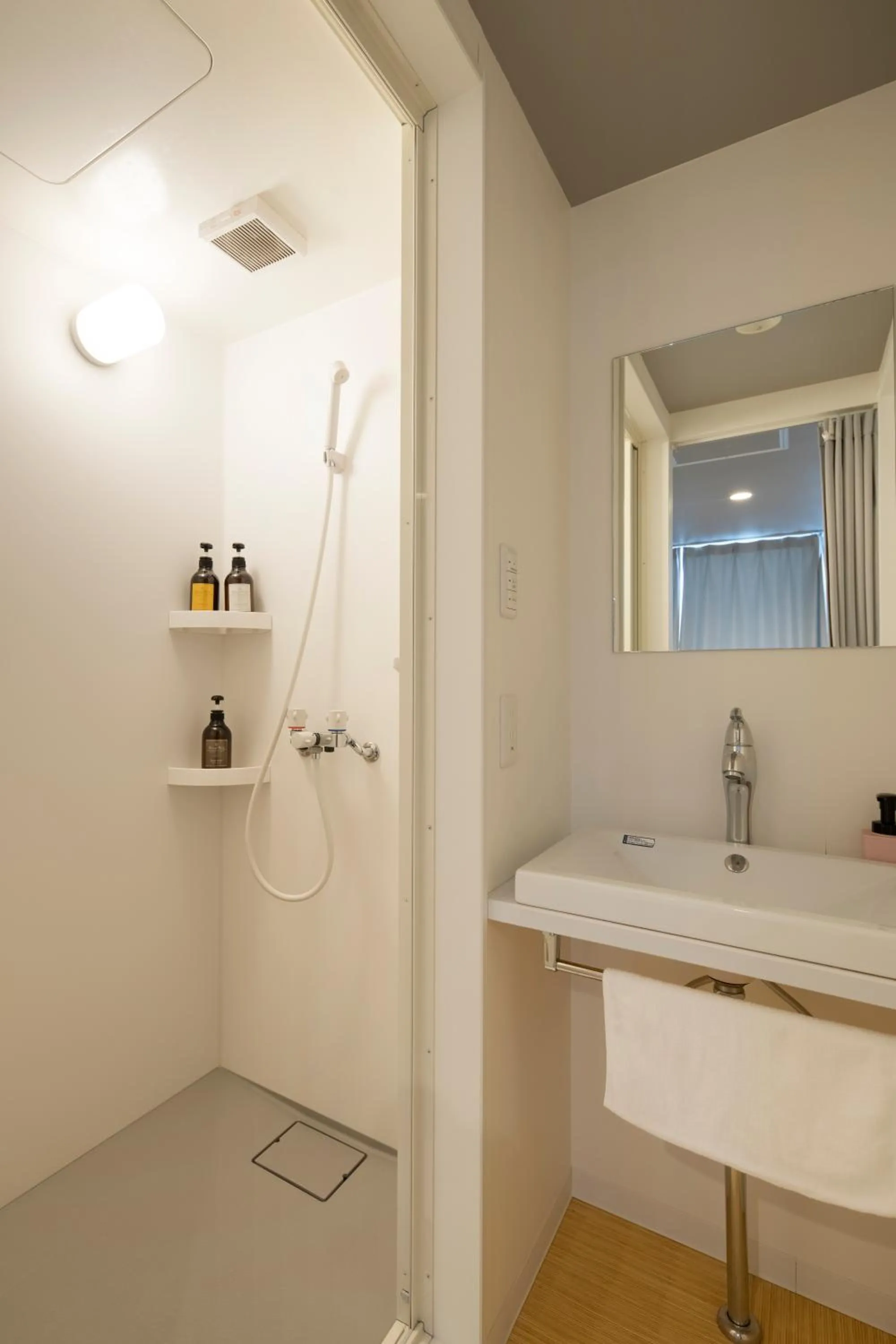 Shower in Iwatoyama Hostel